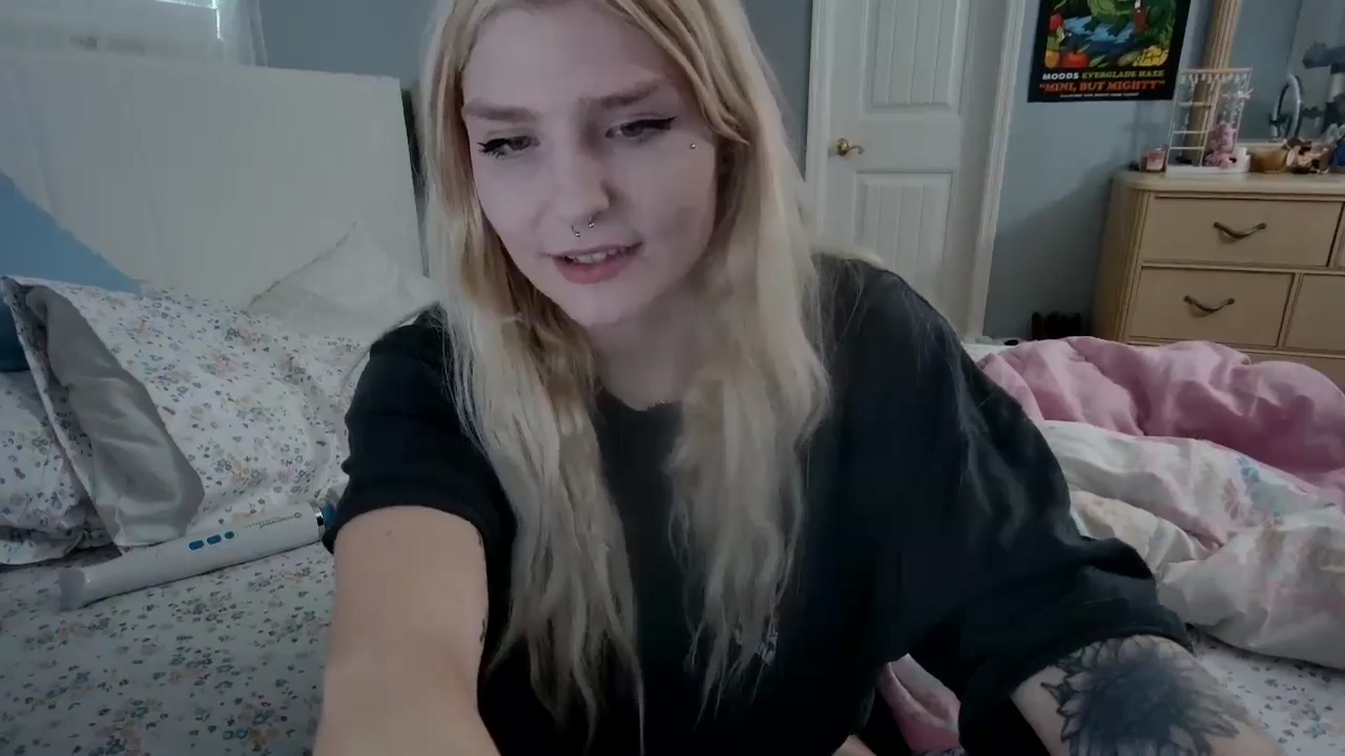 Gallery image thumbnail from DuckChan0's myfreecams stream on, 05/12/2024, 22:40 image 20 of 20