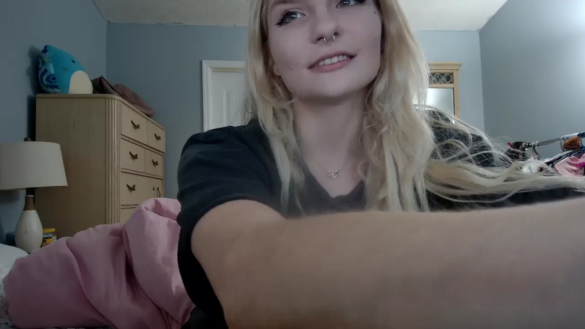 Gallery image thumbnail from DuckChan0's myfreecams stream on, 05/12/2024, 23:27 image 17 of 20