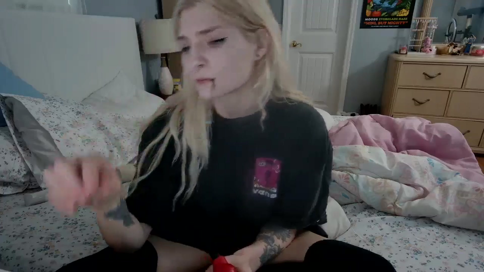 Gallery image thumbnail from DuckChan0's myfreecams stream on, 05/12/2024, 23:27 image 2 of 20
