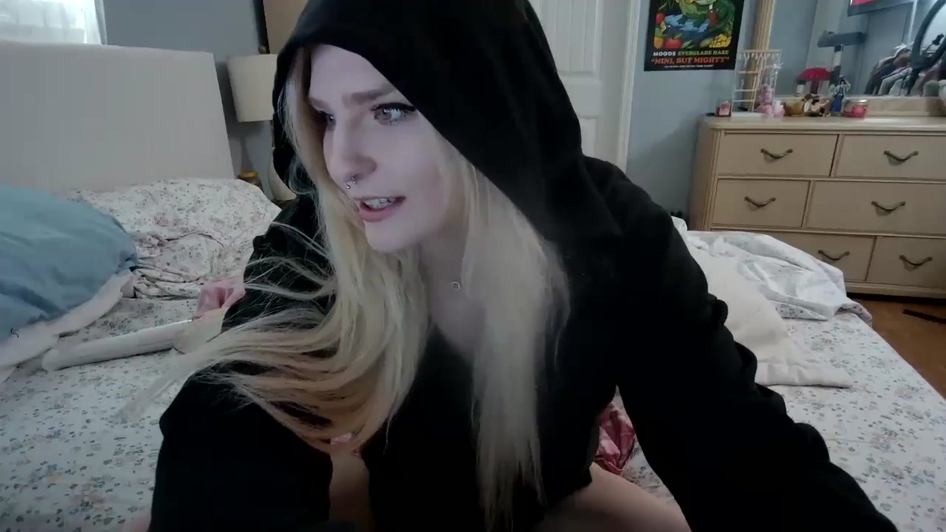 Gallery image thumbnail from DuckChan0's myfreecams stream on, 05/14/2024, 14:47 image 7 of 20