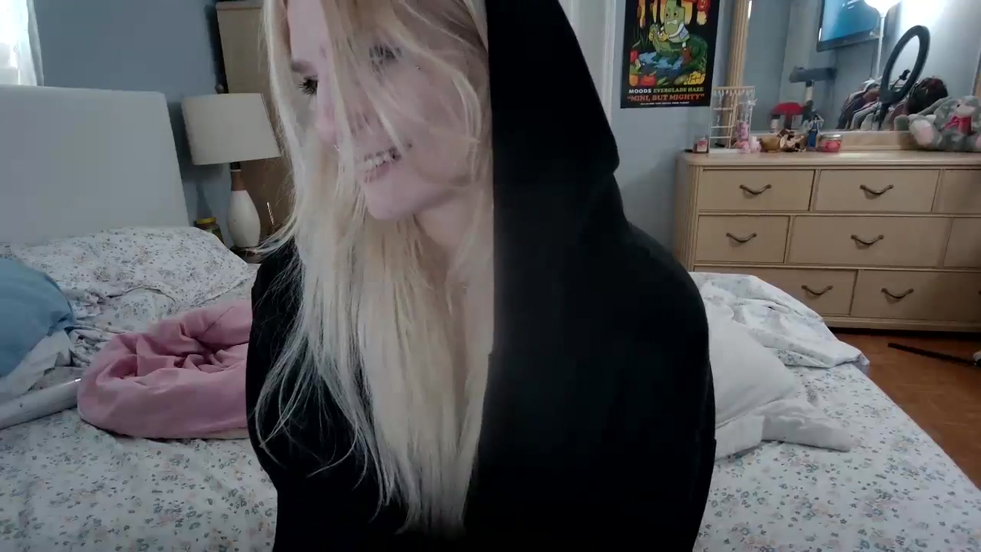 Gallery image thumbnail from DuckChan0's myfreecams stream on, 05/14/2024, 14:47 image 18 of 20