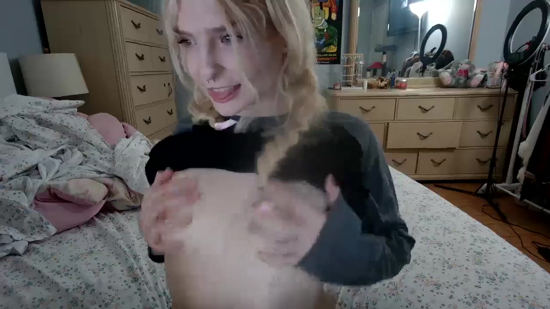 Gallery image thumbnail from DuckChan0's myfreecams stream on, 05/15/2024, 17:15 image 11 of 20