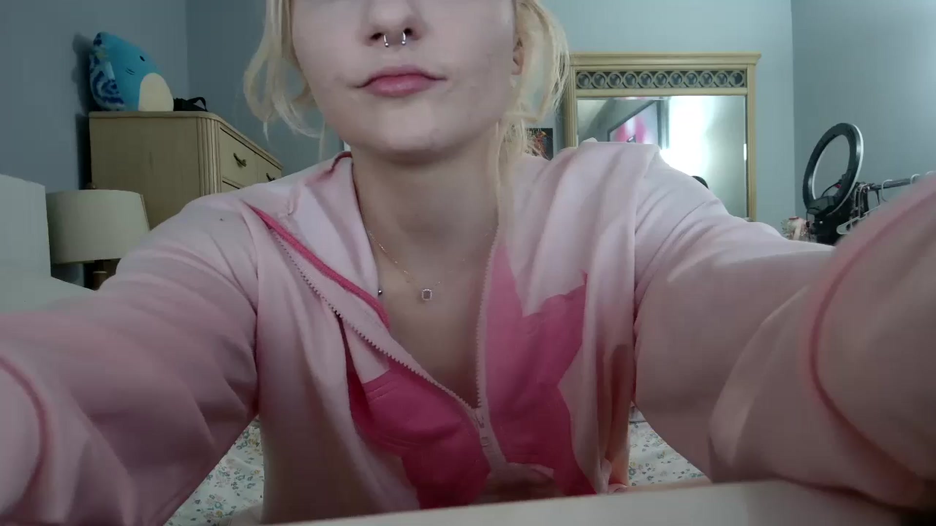 Gallery image thumbnail from DuckChan0's myfreecams stream on, 05/15/2024, 22:44 image 5 of 20