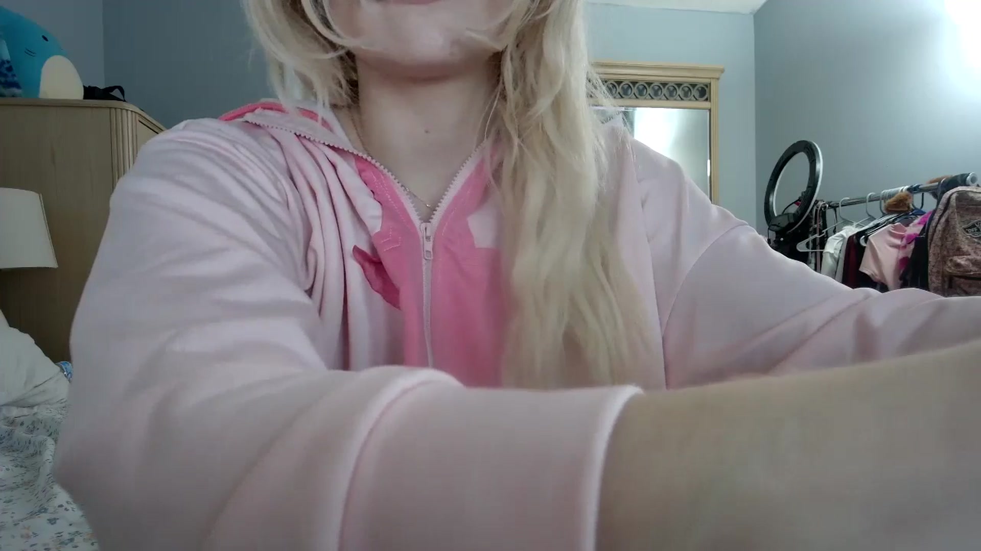 Gallery image thumbnail from DuckChan0's myfreecams stream on, 05/15/2024, 22:44 image 2 of 20