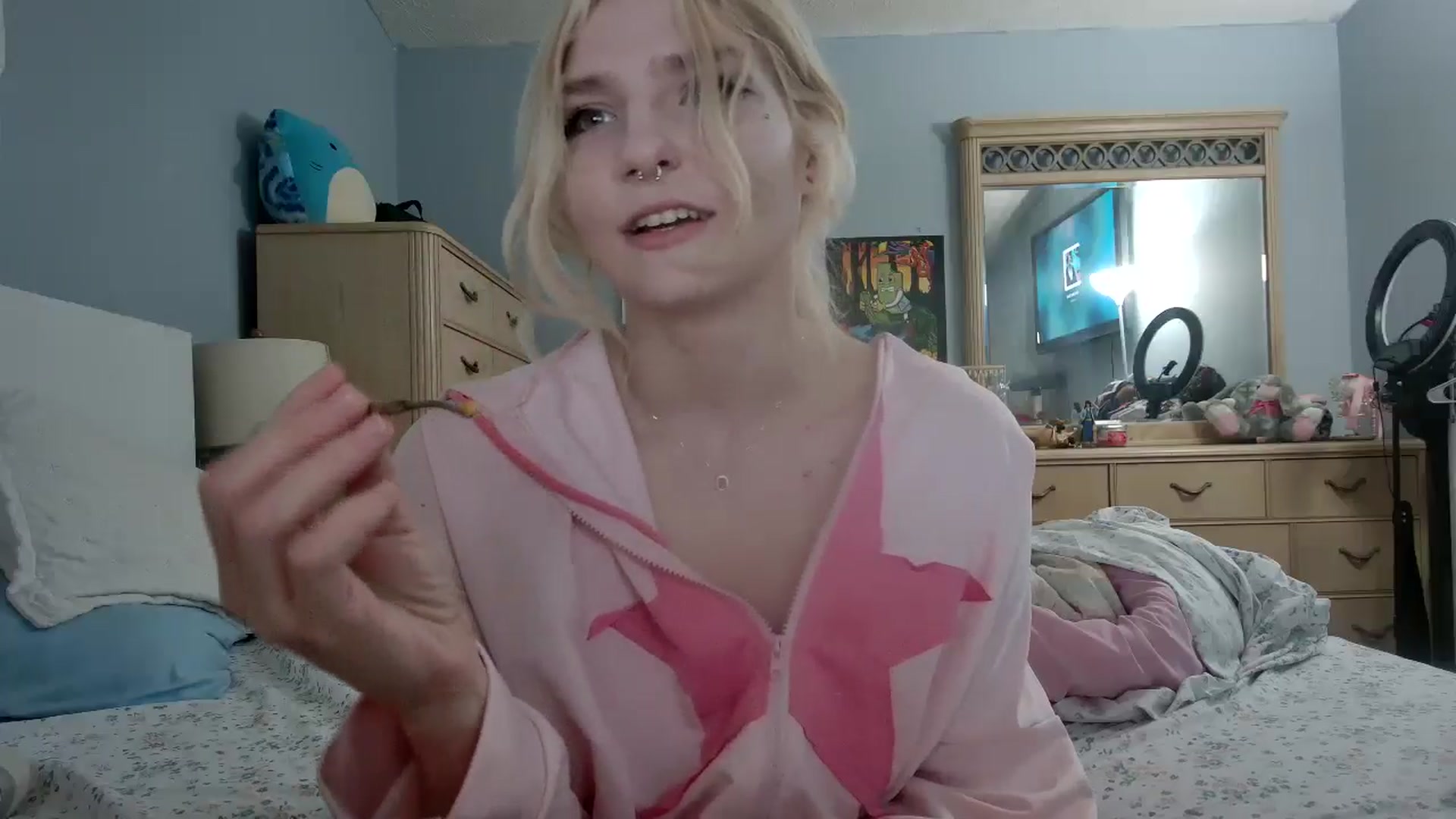 Gallery image thumbnail from DuckChan0's myfreecams stream on, 05/15/2024, 22:44 image 11 of 20