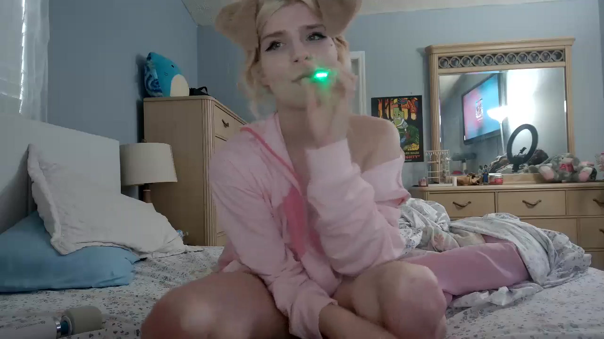 Gallery image thumbnail from DuckChan0's myfreecams stream on, 05/15/2024, 22:44 image 17 of 20