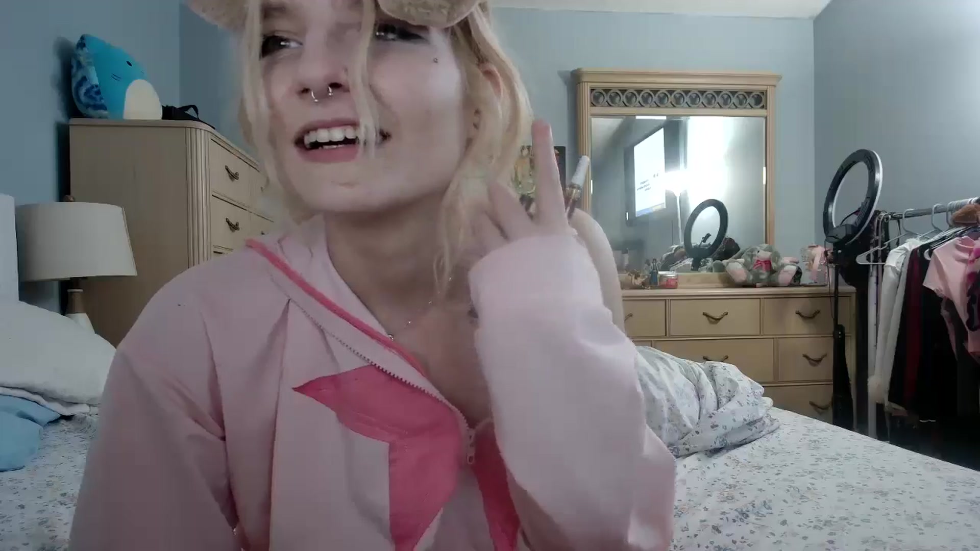 Gallery image thumbnail from DuckChan0's myfreecams stream on, 05/15/2024, 23:35 image 20 of 20