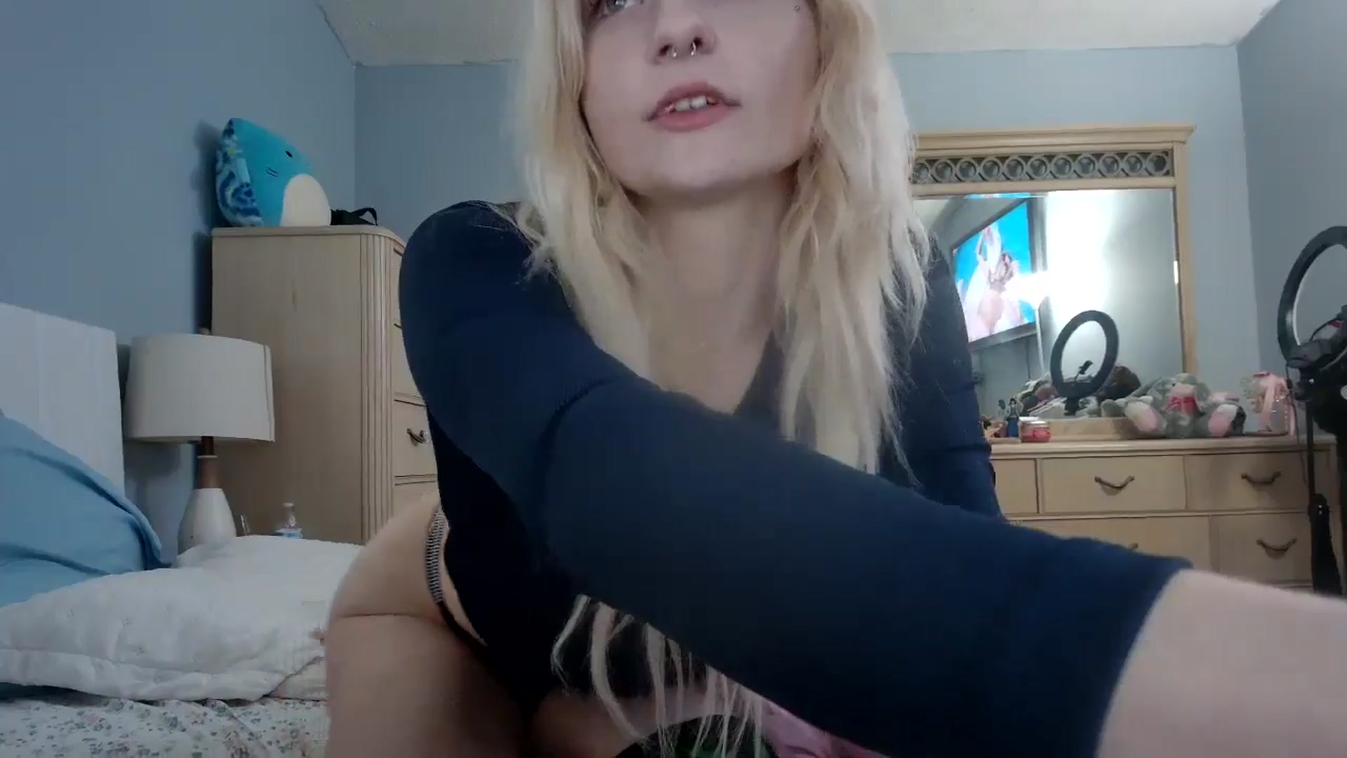 Gallery image thumbnail from DuckChan0's myfreecams stream on, 05/16/2024, 15:00 image 6 of 20