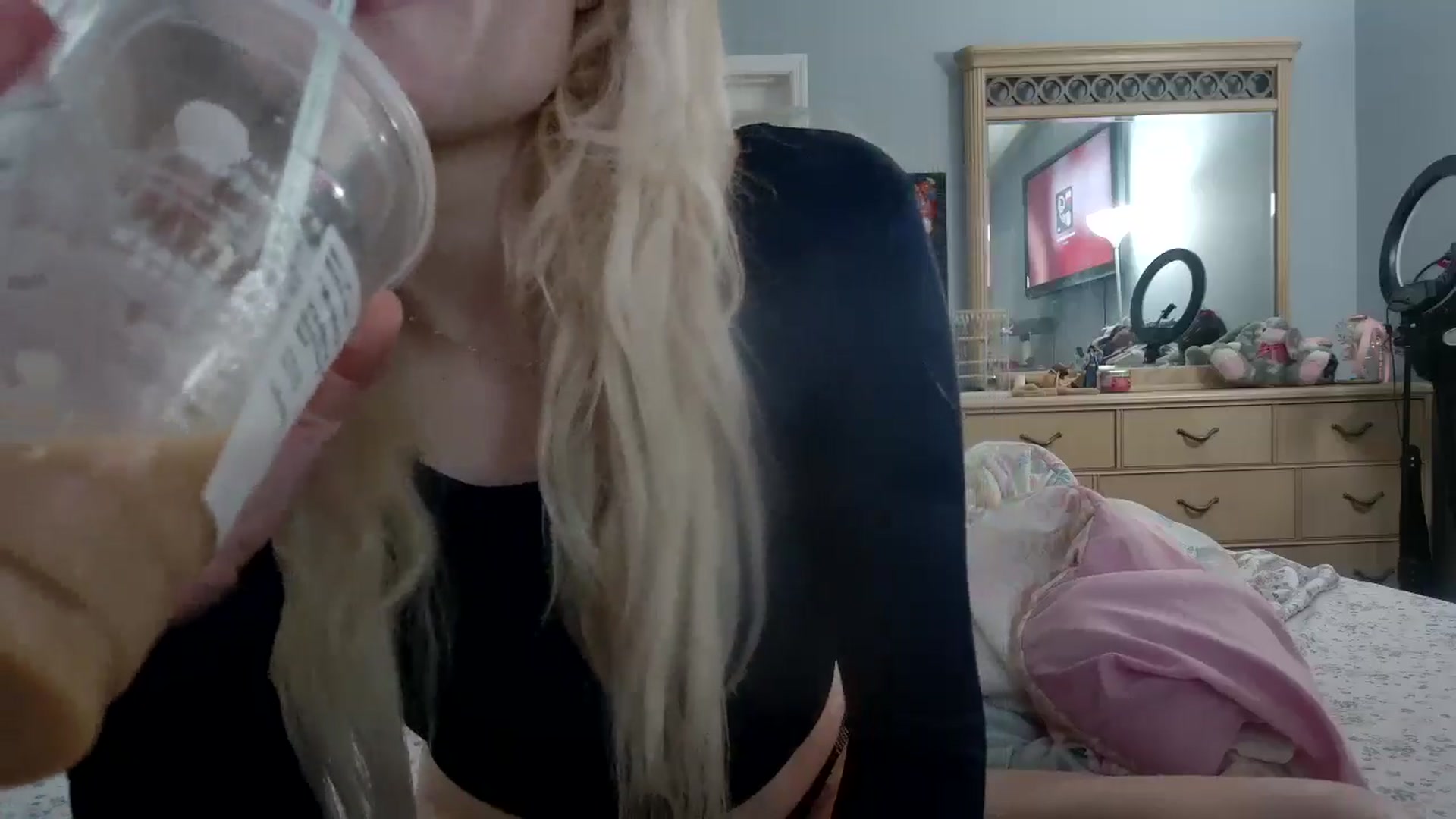 Gallery image thumbnail from DuckChan0's myfreecams stream on, 05/16/2024, 15:00 image 18 of 20
