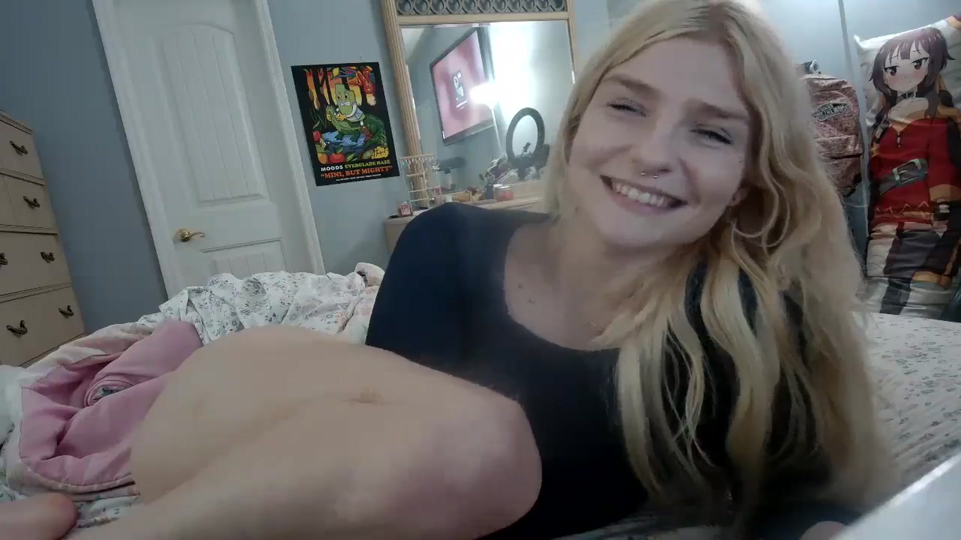 Gallery image thumbnail from DuckChan0's myfreecams stream on, 05/16/2024, 15:00 image 19 of 20