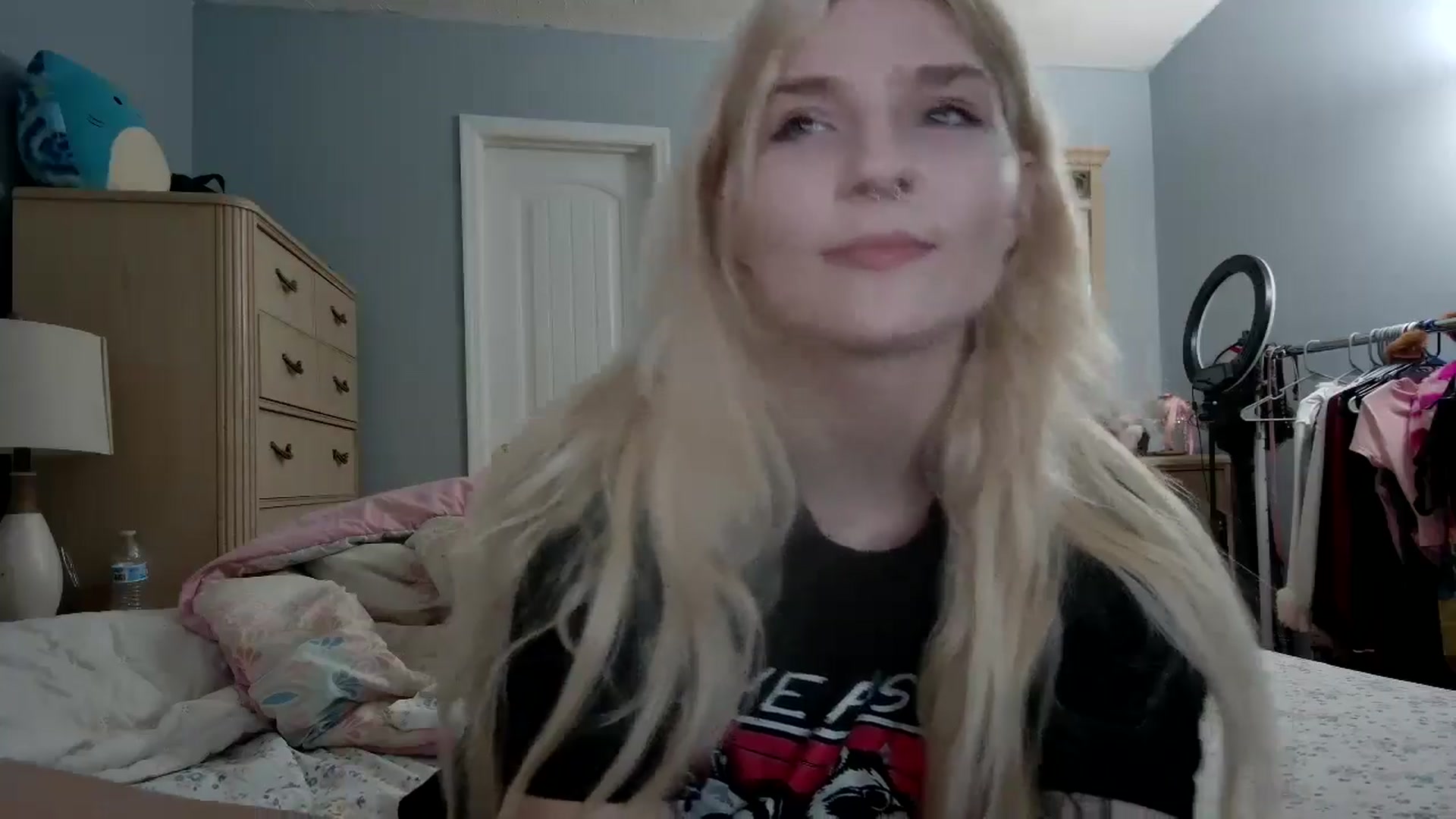 Gallery image thumbnail from DuckChan0's myfreecams stream on, 05/16/2024, 23:15 image 19 of 20