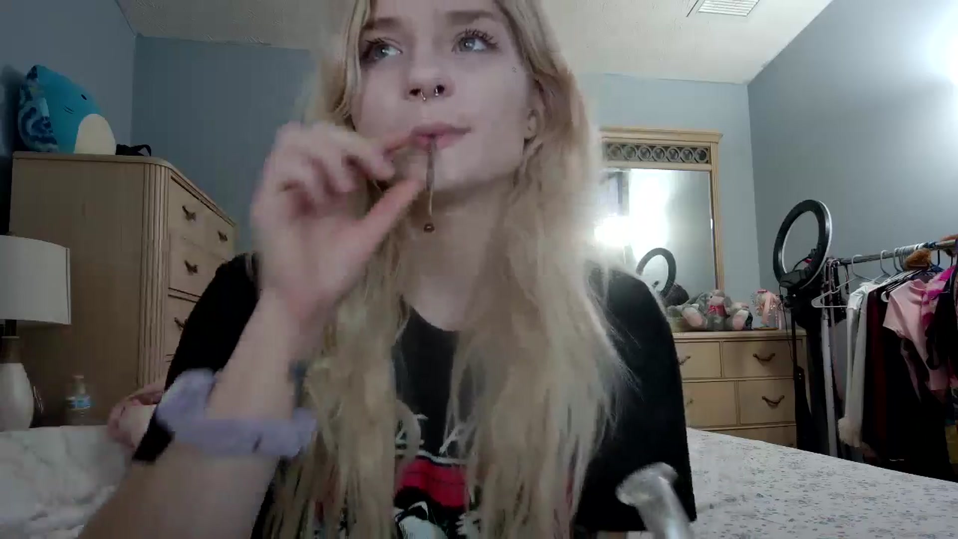Gallery image thumbnail from DuckChan0's myfreecams stream on, 05/16/2024, 23:15 image 10 of 20