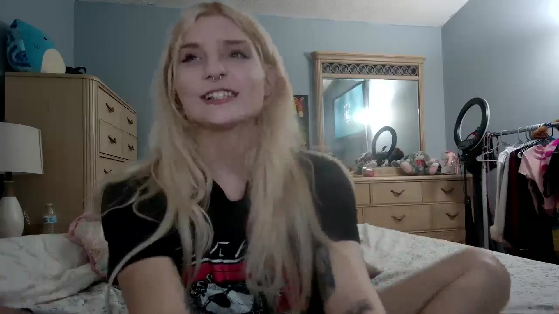 Gallery image thumbnail from DuckChan0's myfreecams stream on, 05/16/2024, 23:15 image 20 of 20
