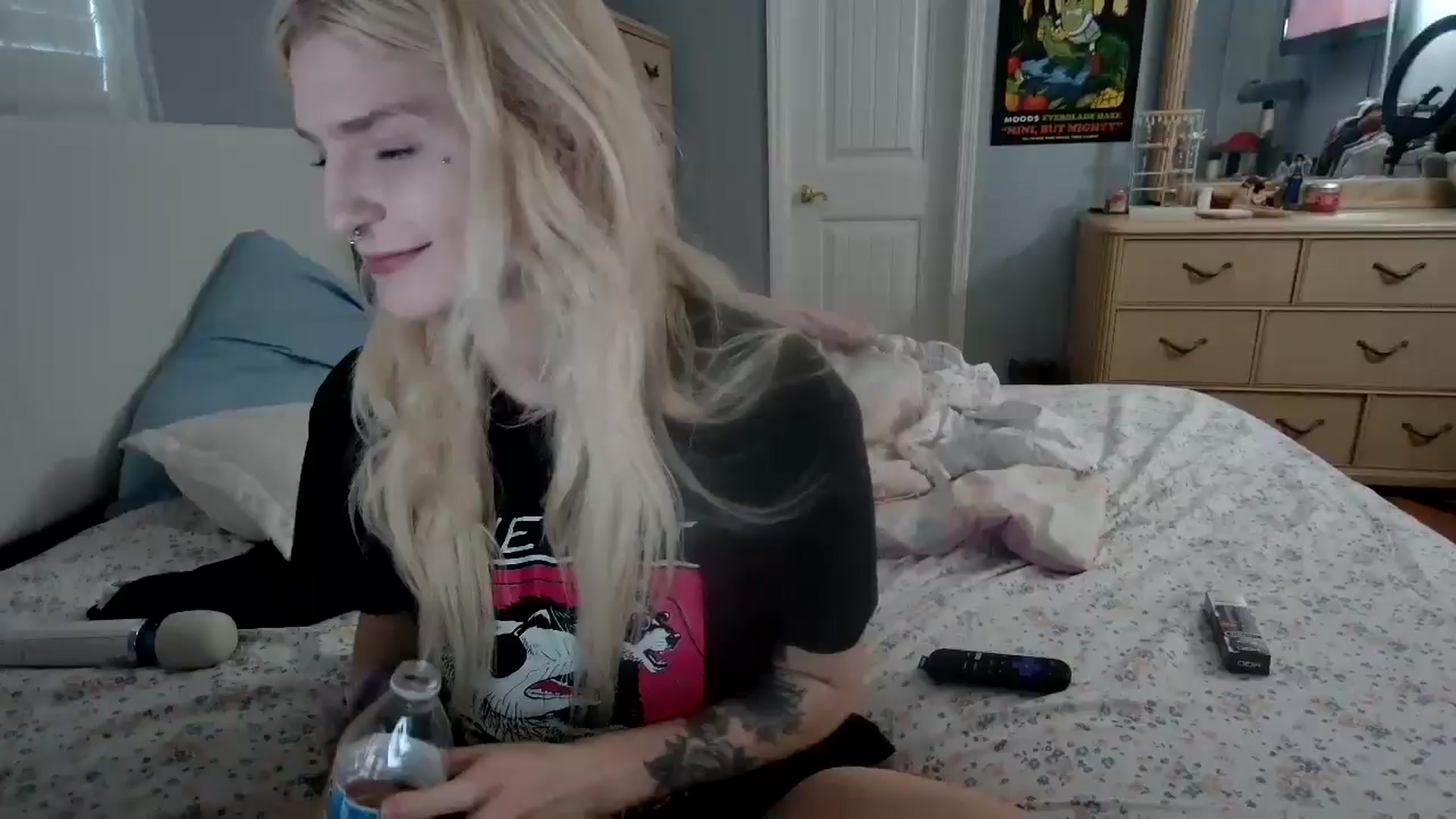 Gallery image thumbnail from DuckChan0's myfreecams stream on, 05/16/2024, 23:15 image 1 of 20