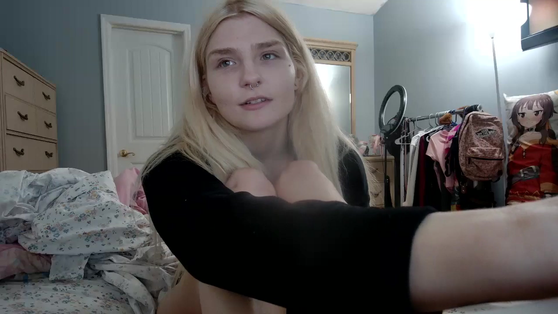 Gallery image thumbnail from DuckChan0's myfreecams stream on, 05/17/2024, 16:10 image 12 of 20