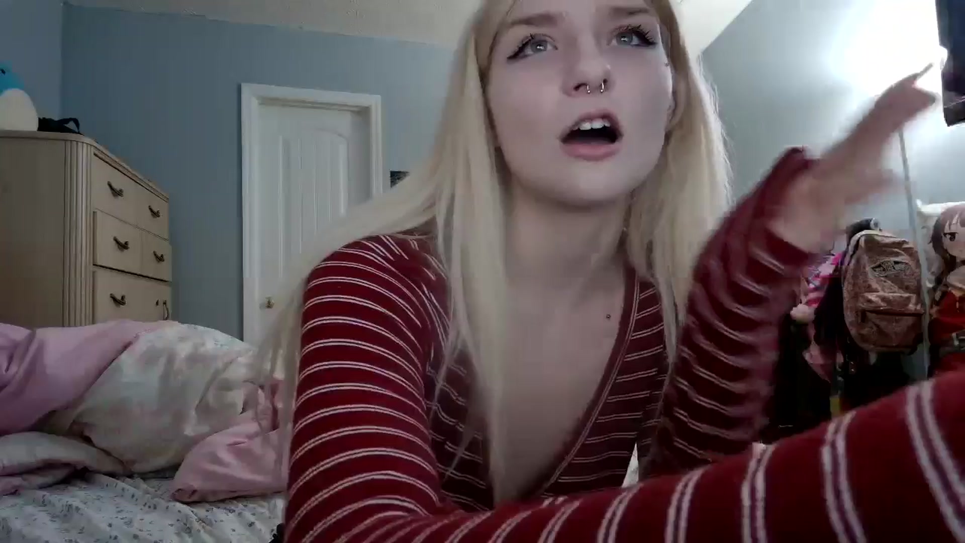 Gallery image thumbnail from DuckChan0's myfreecams stream on, 05/17/2024, 22:46 image 20 of 20