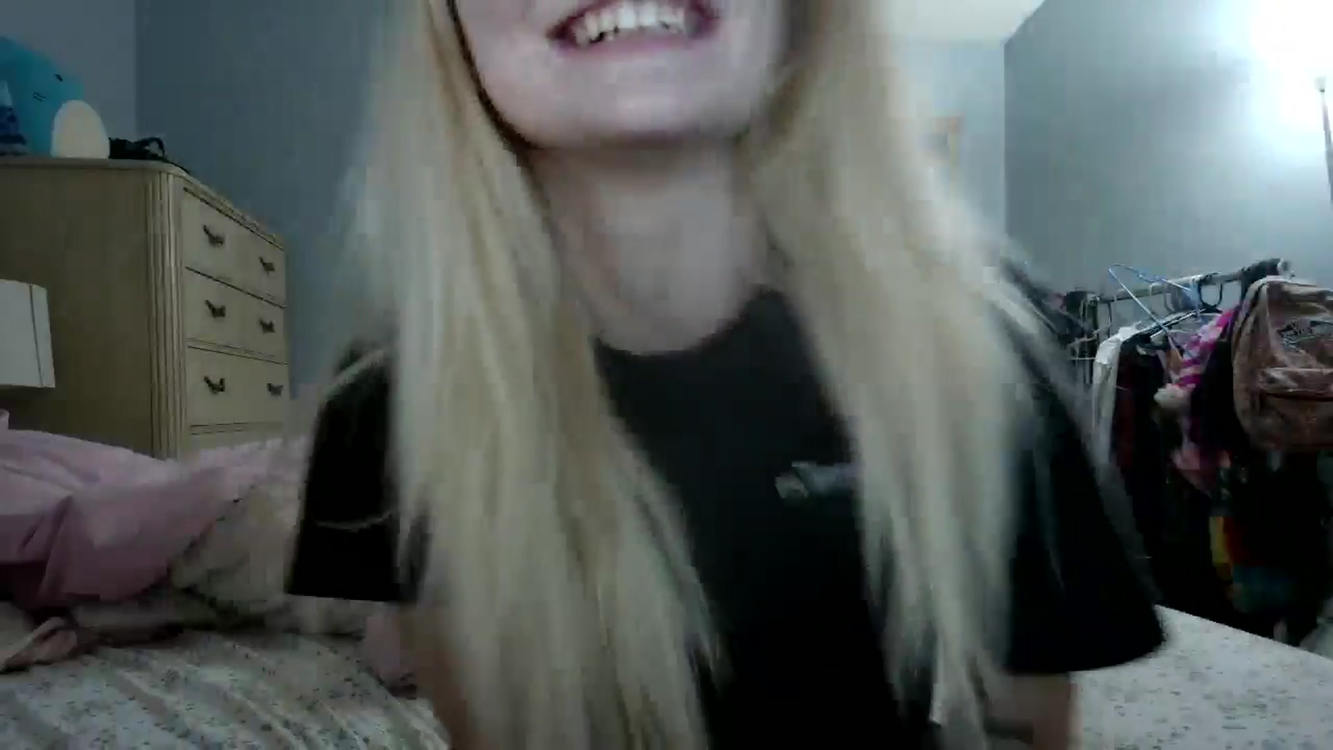 Gallery image thumbnail from DuckChan0's myfreecams stream on, 05/17/2024, 23:53 image 18 of 20