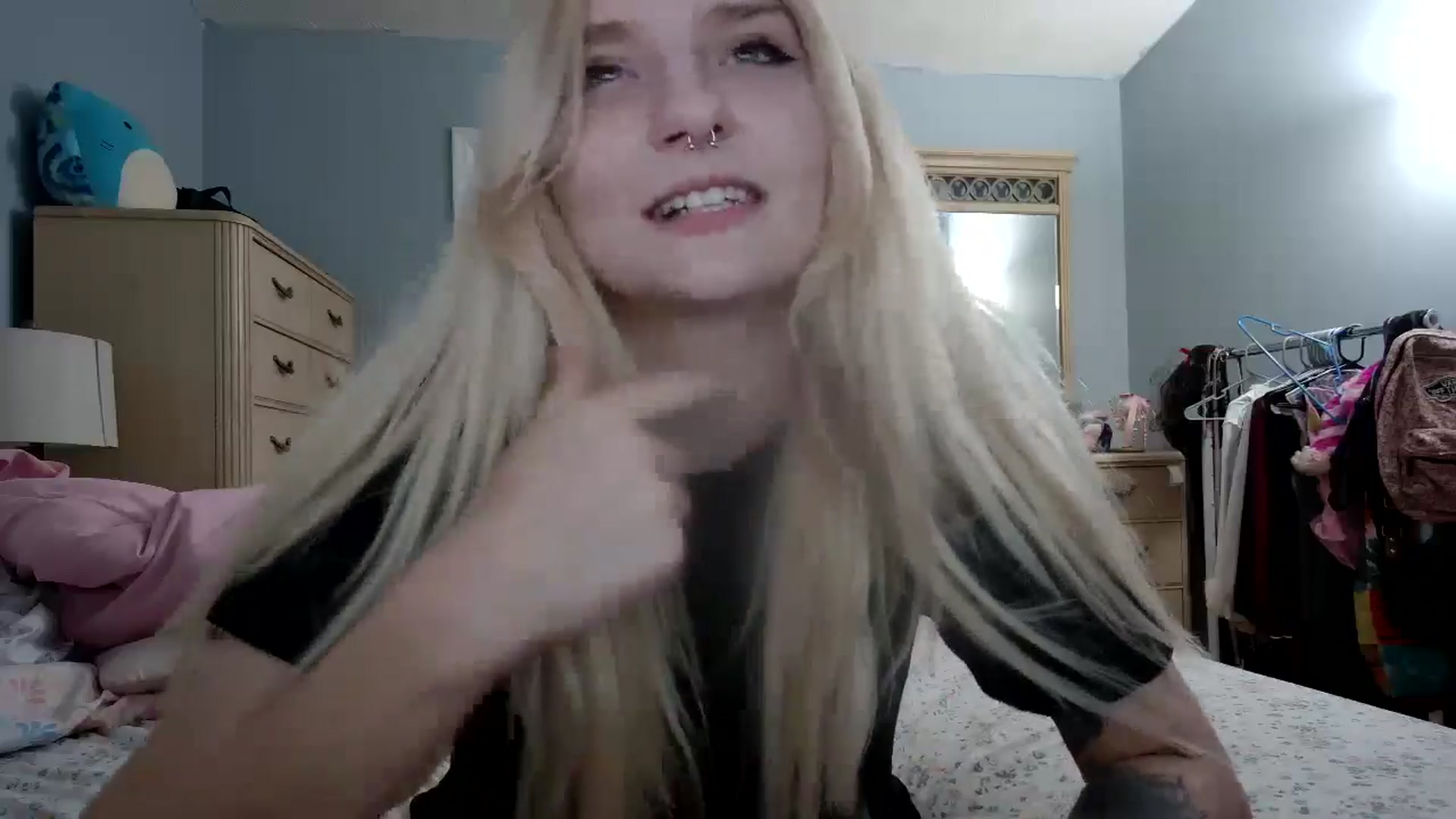 Gallery image thumbnail from DuckChan0's myfreecams stream on, 05/17/2024, 23:53 image 3 of 20