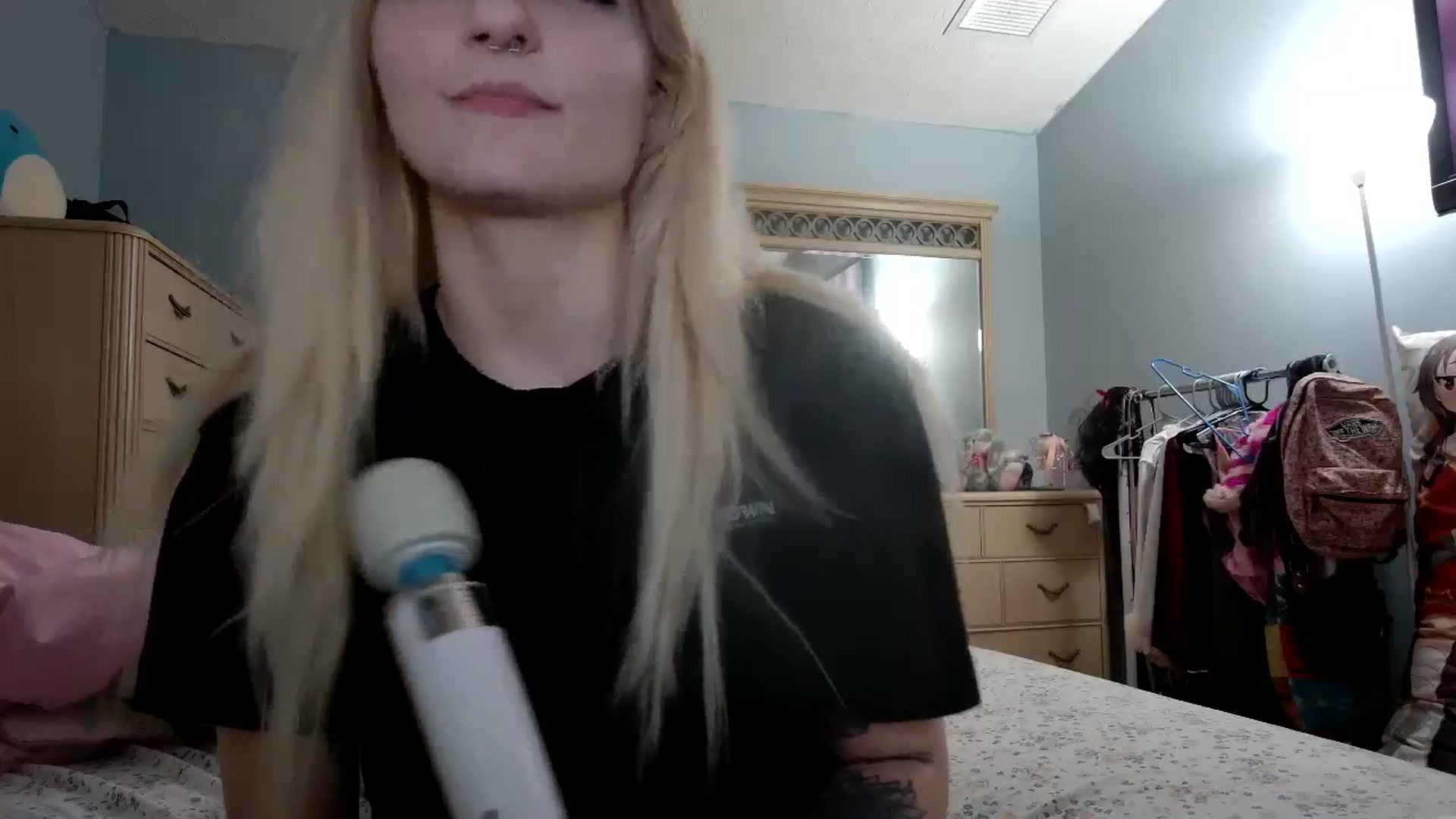 Gallery image thumbnail from DuckChan0's myfreecams stream on, 05/17/2024, 23:53 image 15 of 20