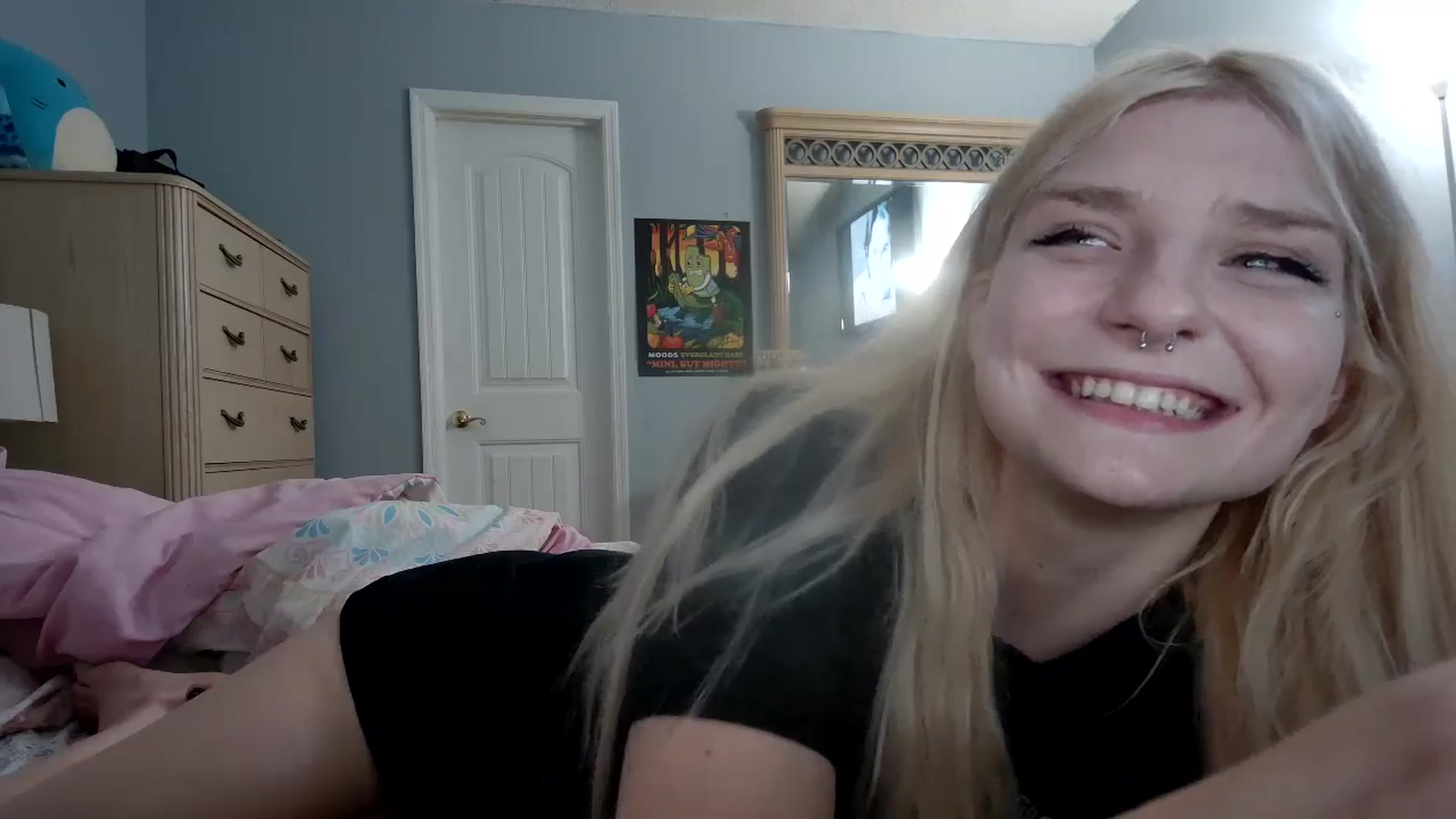 Gallery image thumbnail from DuckChan0's myfreecams stream on, 05/17/2024, 23:53 image 19 of 20
