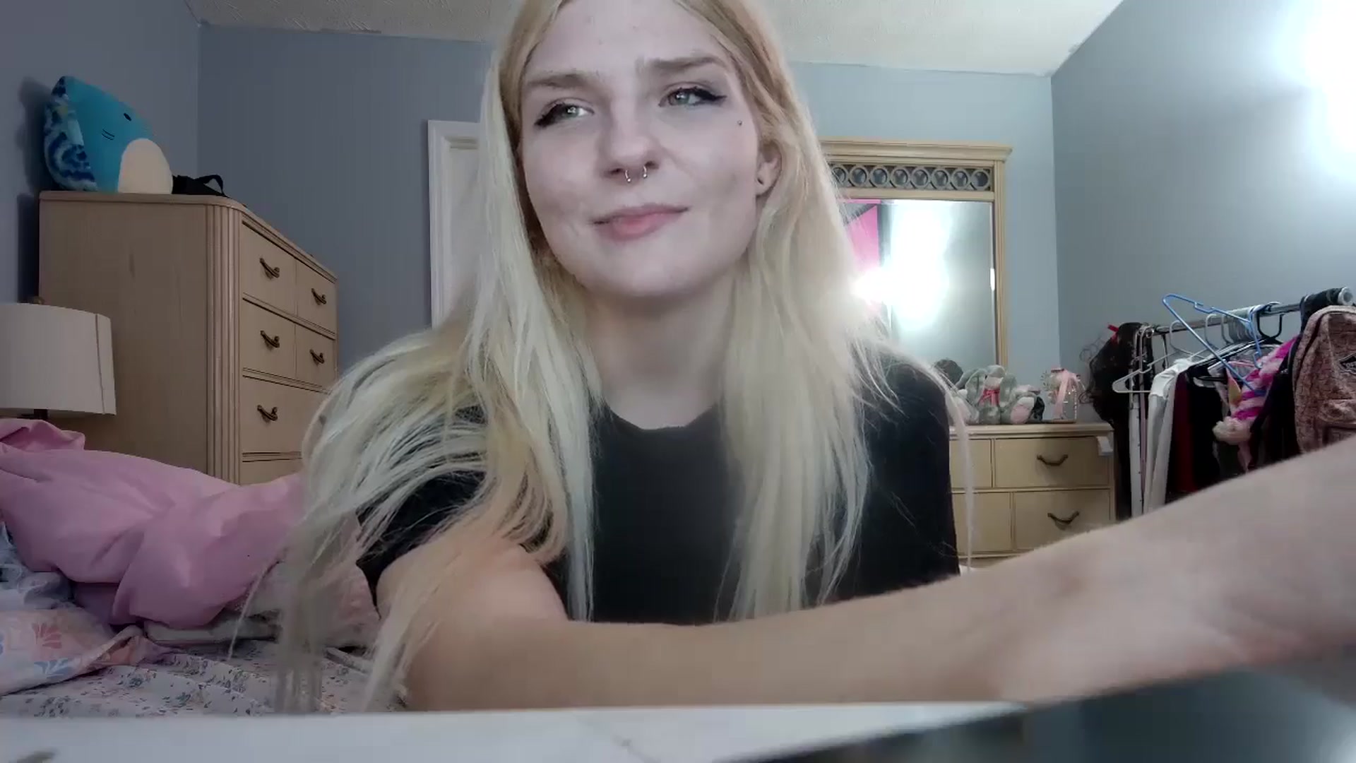 Gallery image thumbnail from DuckChan0's myfreecams stream on, 05/18/2024, 24:07 image 9 of 20