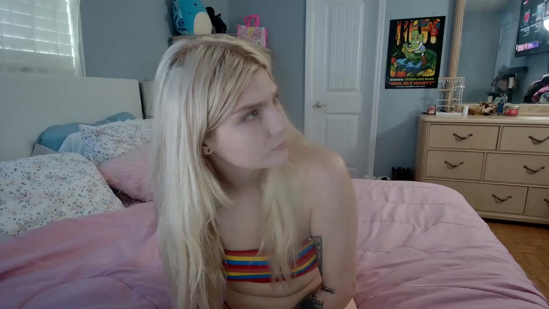 Gallery image thumbnail from DuckChan0's myfreecams stream on, 05/19/2024, 24:02 image 1 of 20