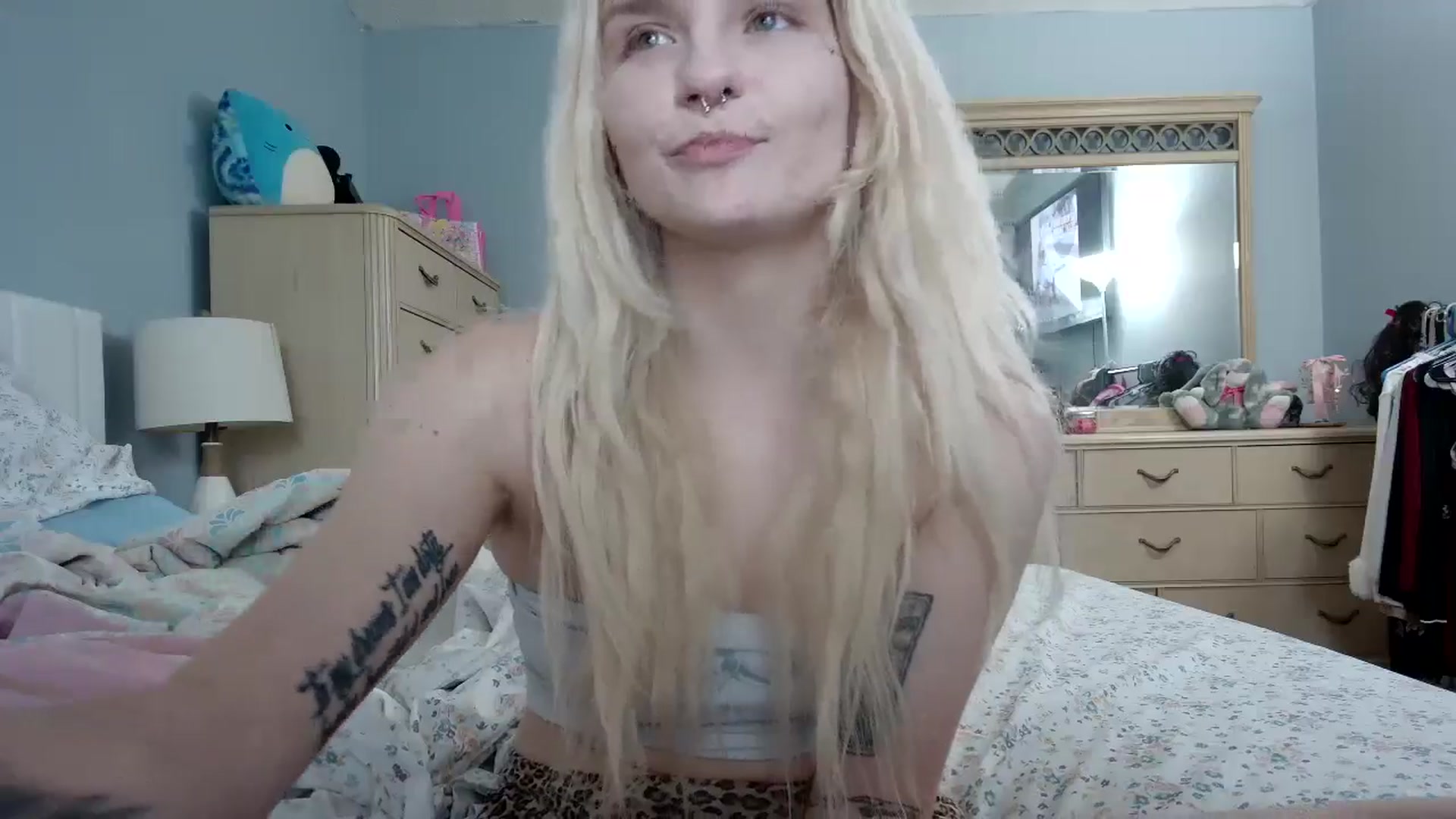 Gallery image thumbnail from DuckChan0's myfreecams stream on, 05/19/2024, 22:04 image 12 of 20