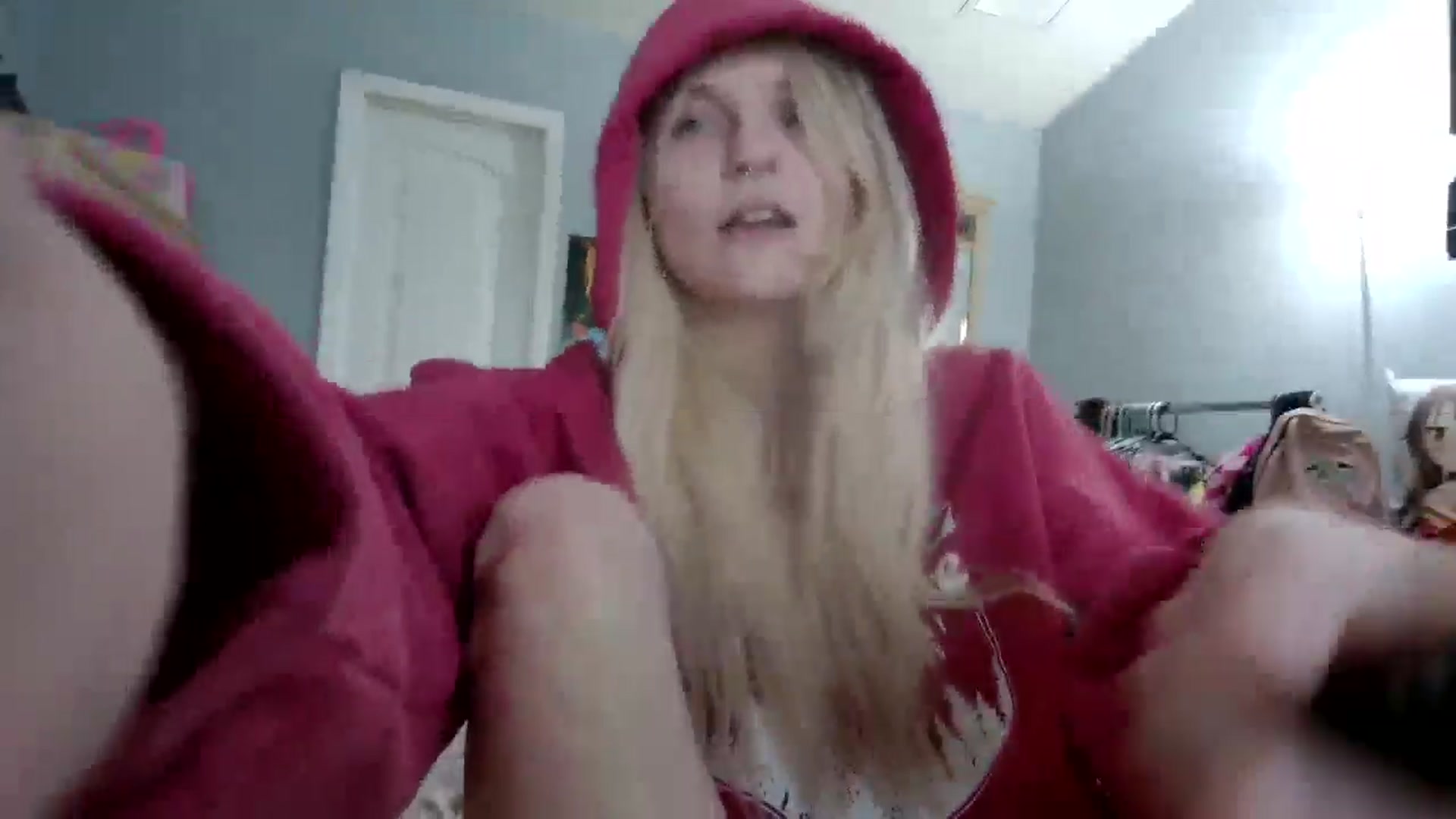 Gallery image thumbnail from DuckChan0's myfreecams stream on, 05/19/2024, 23:09 image 15 of 20