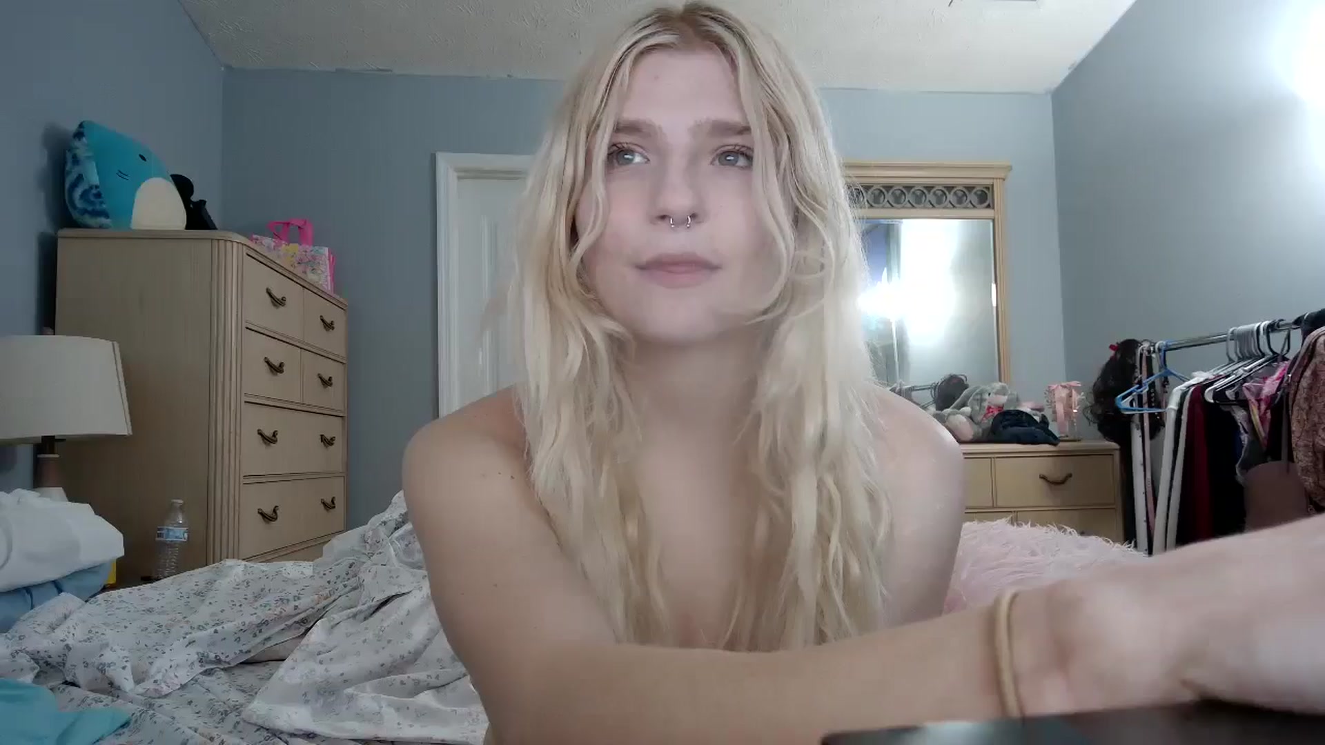 Gallery image thumbnail from DuckChan0's myfreecams stream on, 05/20/2024, 17:14 image 12 of 20