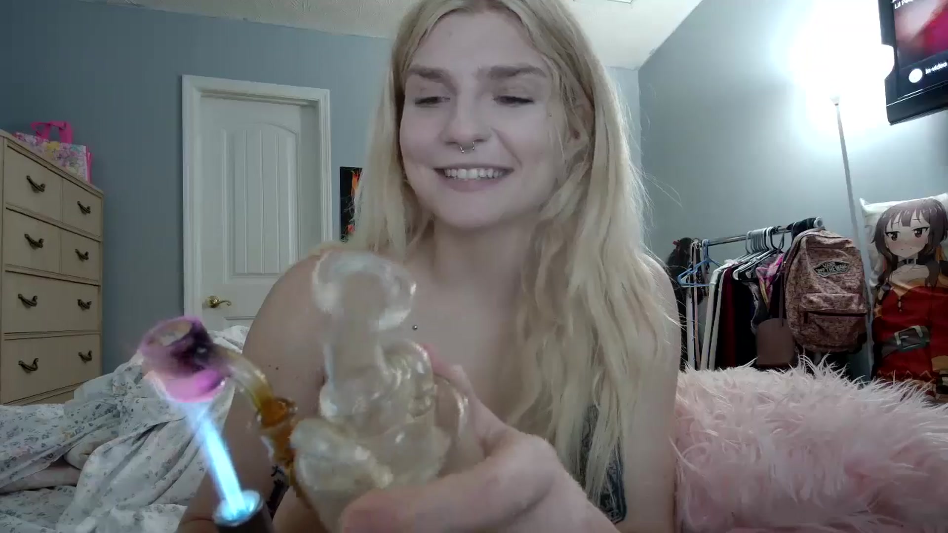 Gallery image thumbnail from DuckChan0's myfreecams stream on, 05/20/2024, 17:14 image 6 of 20