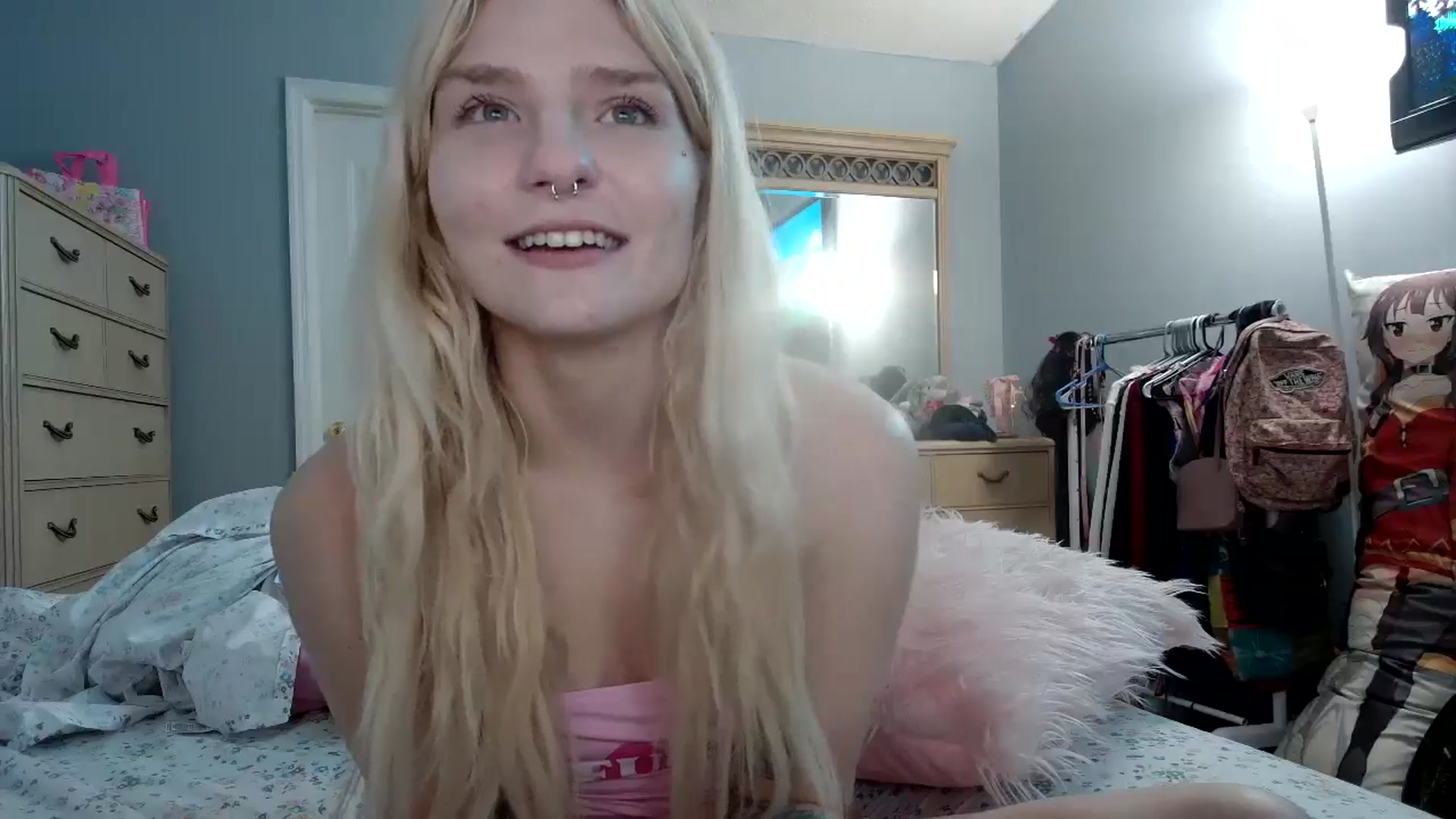 Gallery image thumbnail from DuckChan0's myfreecams stream on, 05/20/2024, 17:49 image 20 of 20
