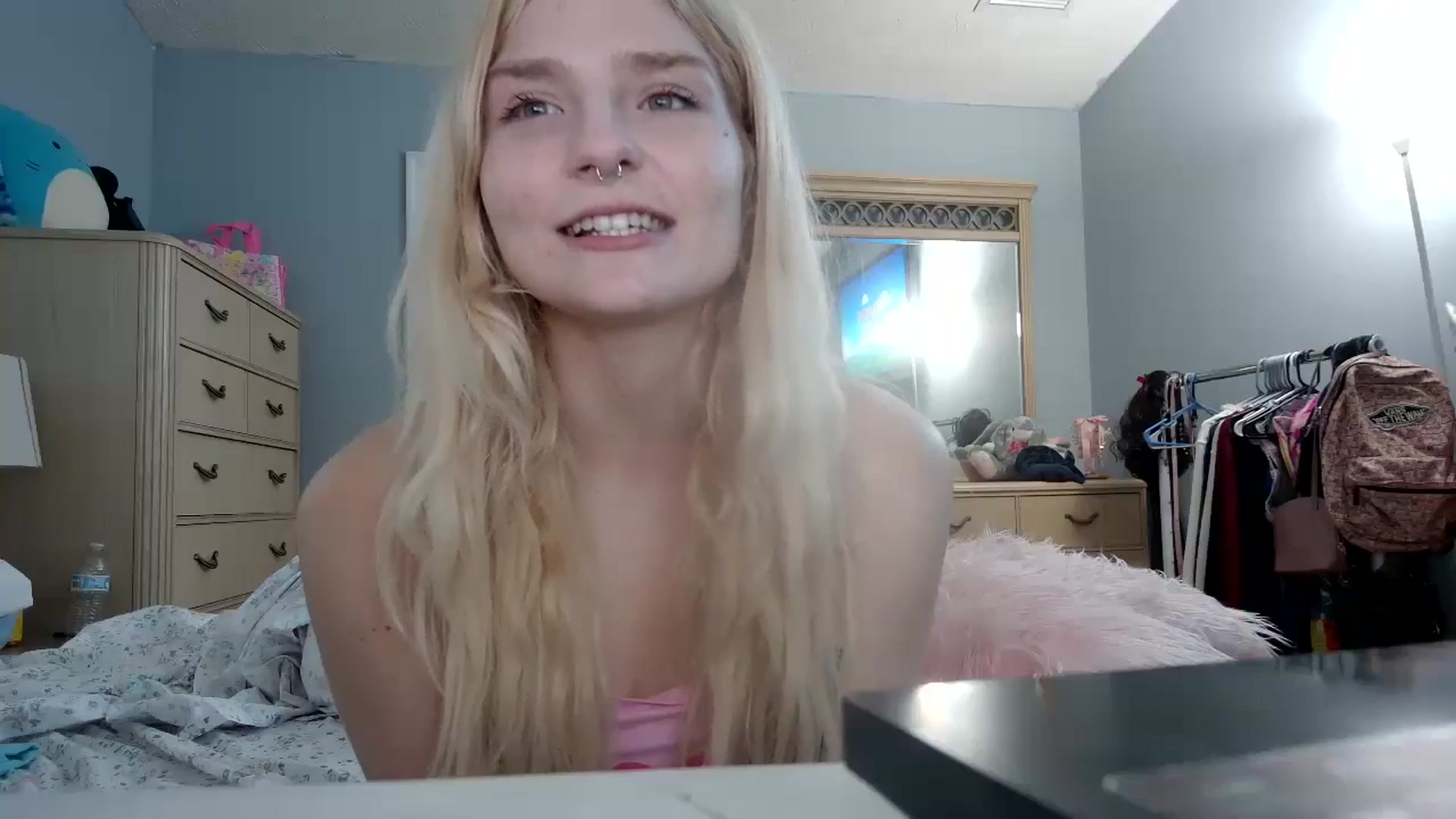 Gallery image thumbnail from DuckChan0's myfreecams stream on, 05/20/2024, 17:49 image 6 of 20