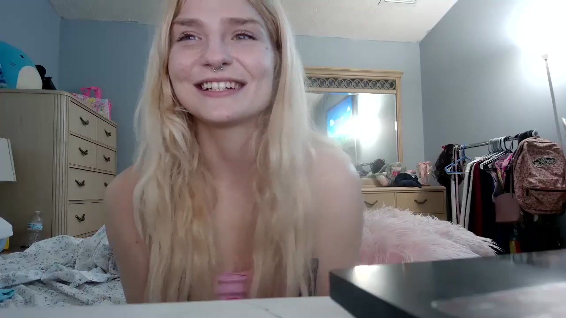 Gallery image thumbnail from DuckChan0's myfreecams stream on, 05/20/2024, 17:49 image 7 of 20