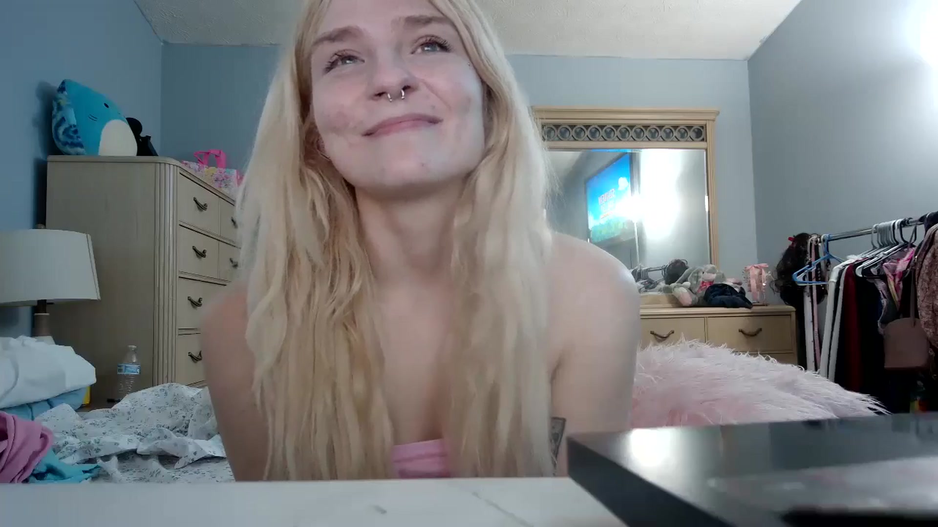 Gallery image thumbnail from DuckChan0's myfreecams stream on, 05/20/2024, 17:49 image 12 of 20