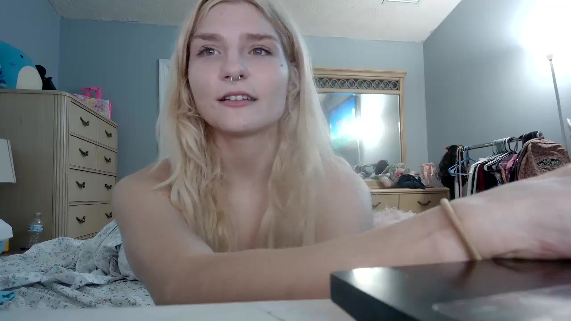 Gallery image thumbnail from DuckChan0's myfreecams stream on, 05/20/2024, 17:49 image 4 of 20