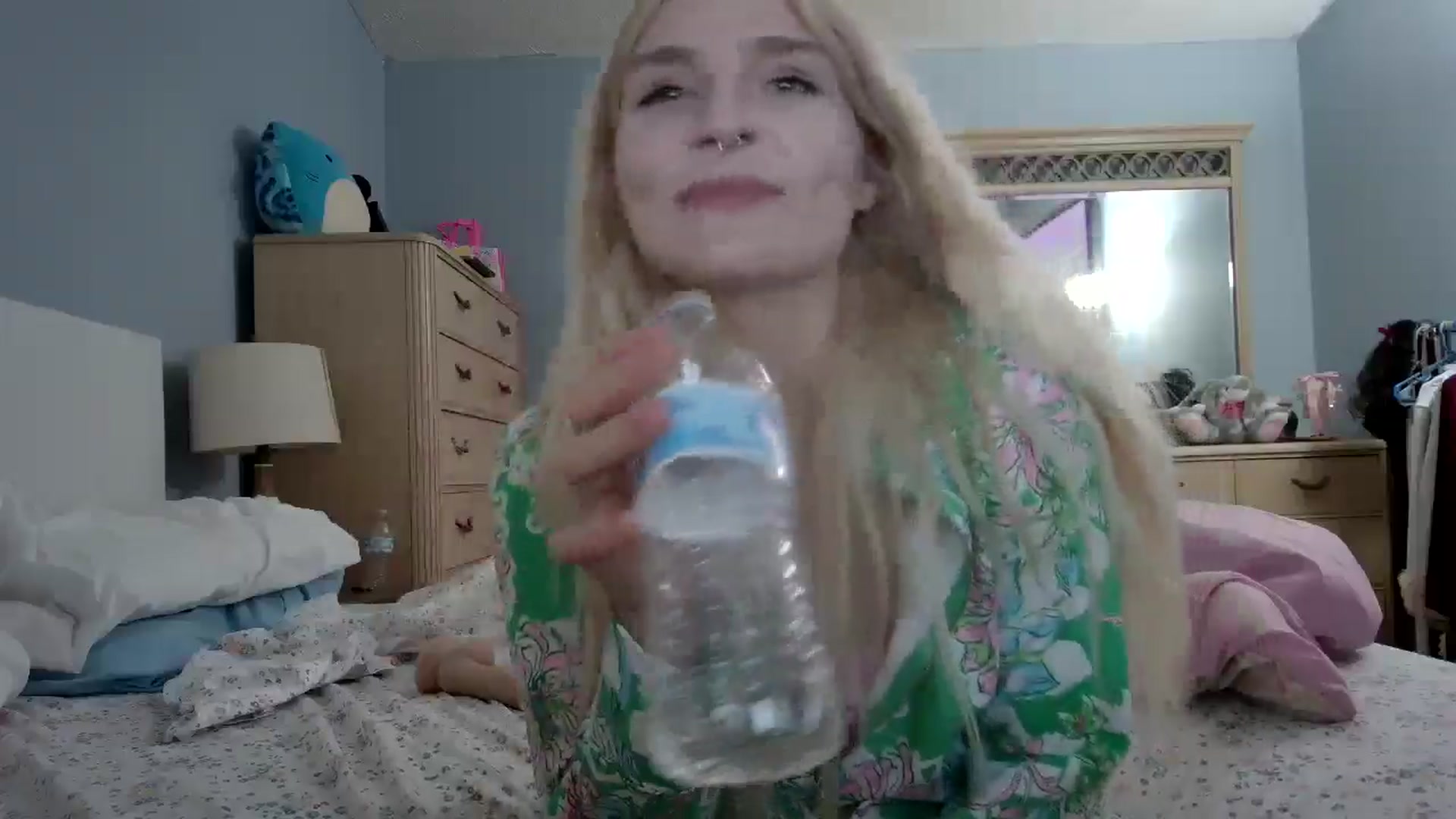 Gallery image thumbnail from DuckChan0's myfreecams stream on, 05/20/2024, 22:46 image 8 of 20