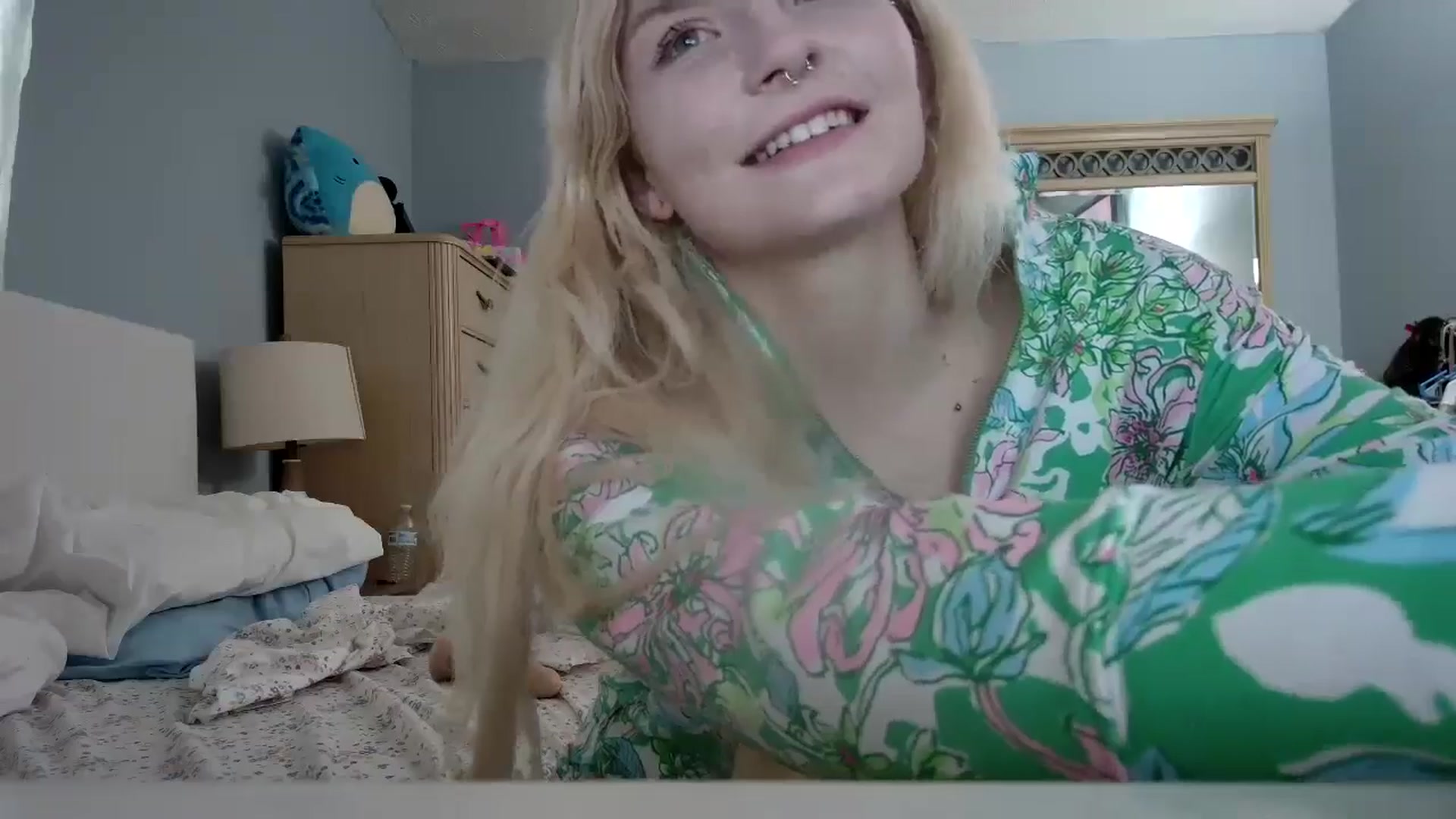 Gallery image thumbnail from DuckChan0's myfreecams stream on, 05/20/2024, 22:46 image 14 of 20