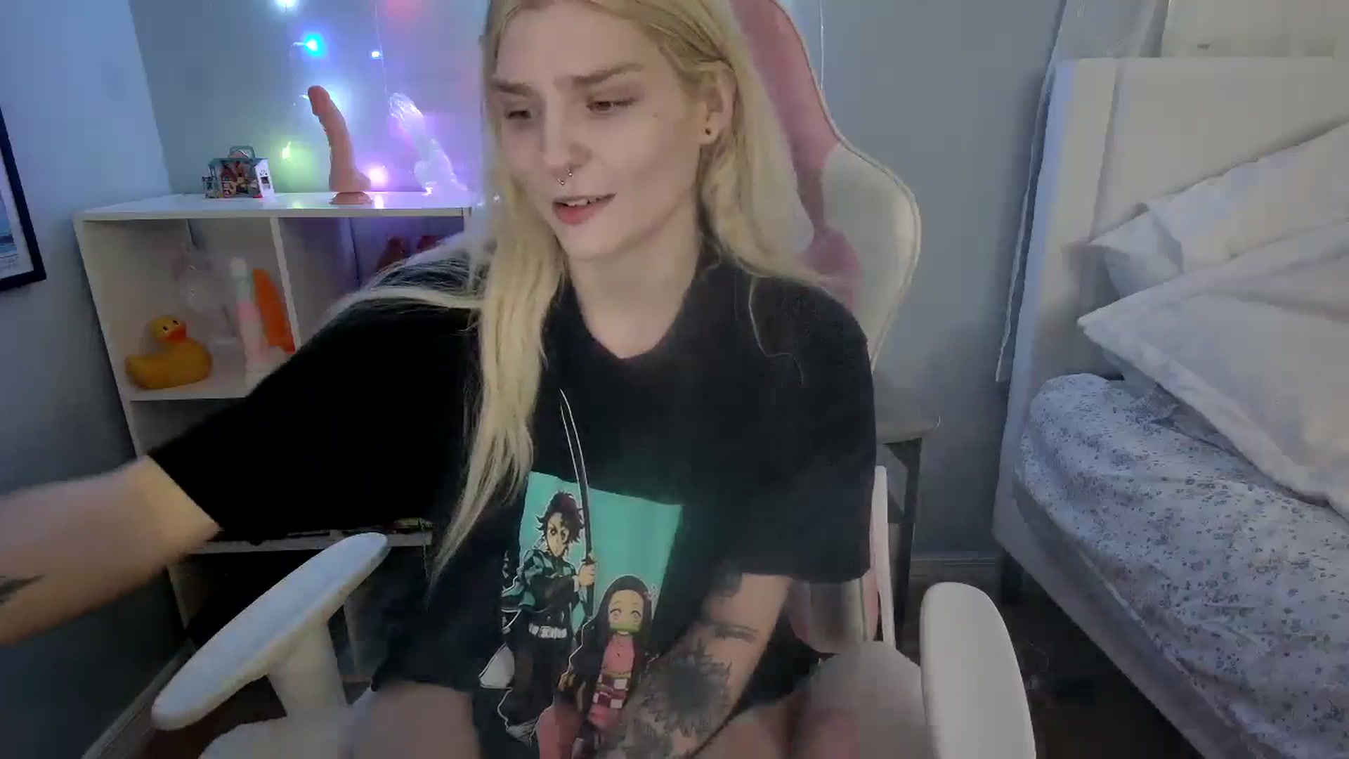 Gallery image thumbnail from DuckChan0's myfreecams stream on, 05/22/2024, 24:00 image 6 of 20