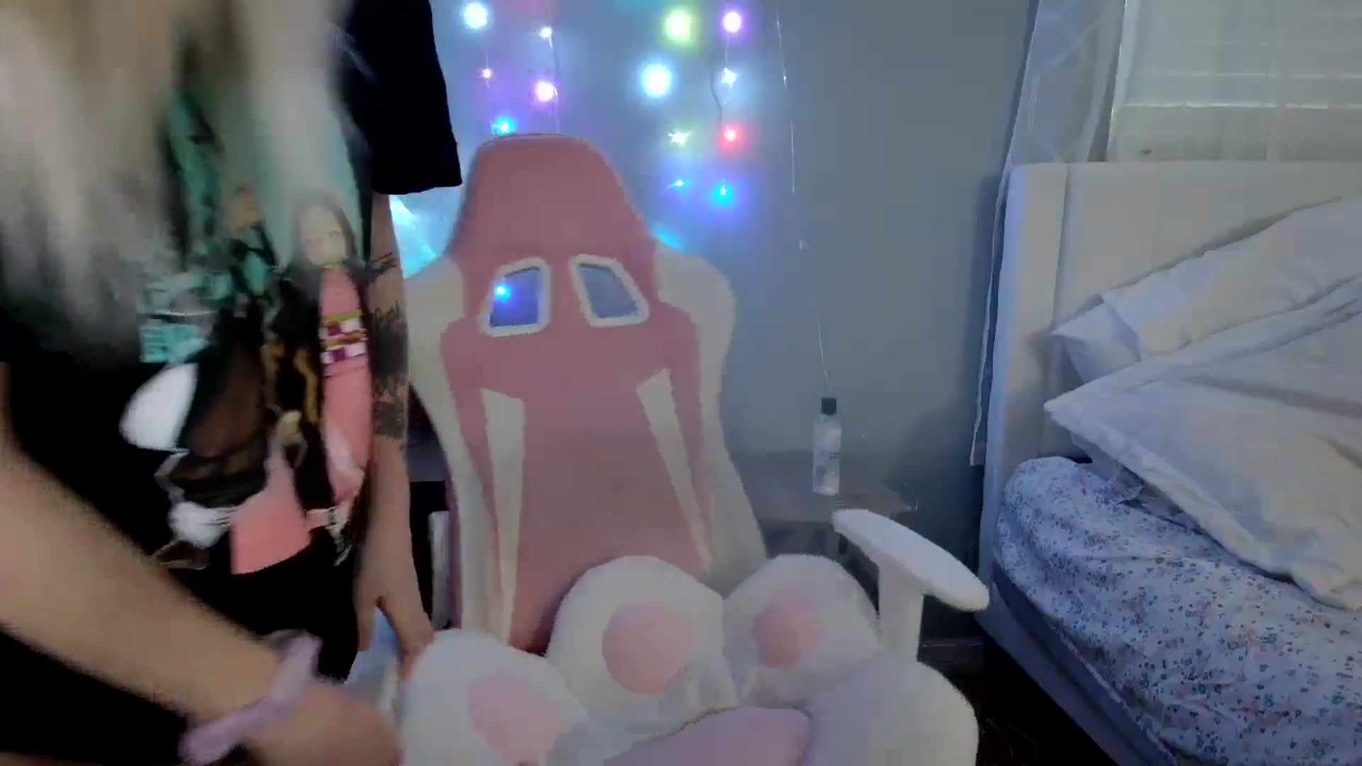 Gallery image thumbnail from DuckChan0's myfreecams stream on, 05/22/2024, 24:00 image 3 of 20
