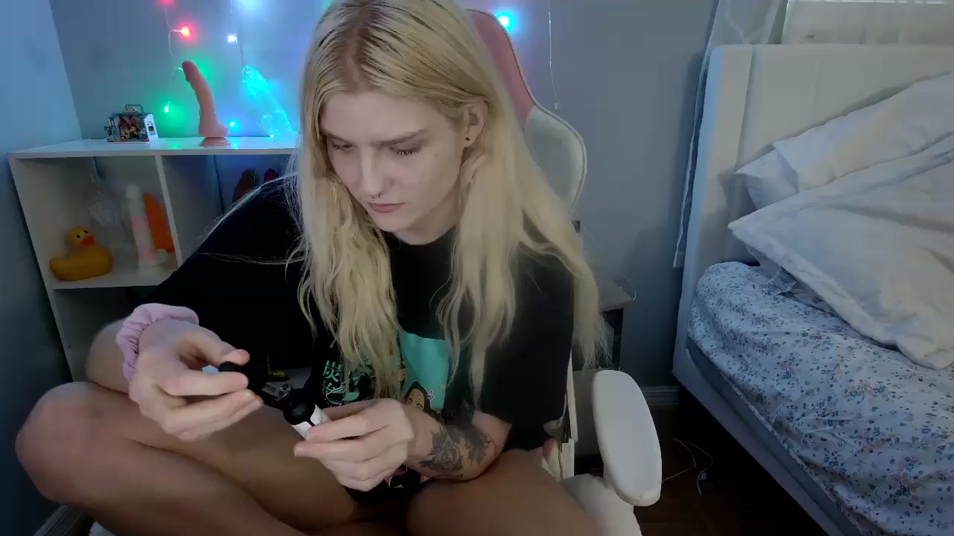 Gallery image thumbnail from DuckChan0's myfreecams stream on, 05/22/2024, 24:00 image 1 of 20