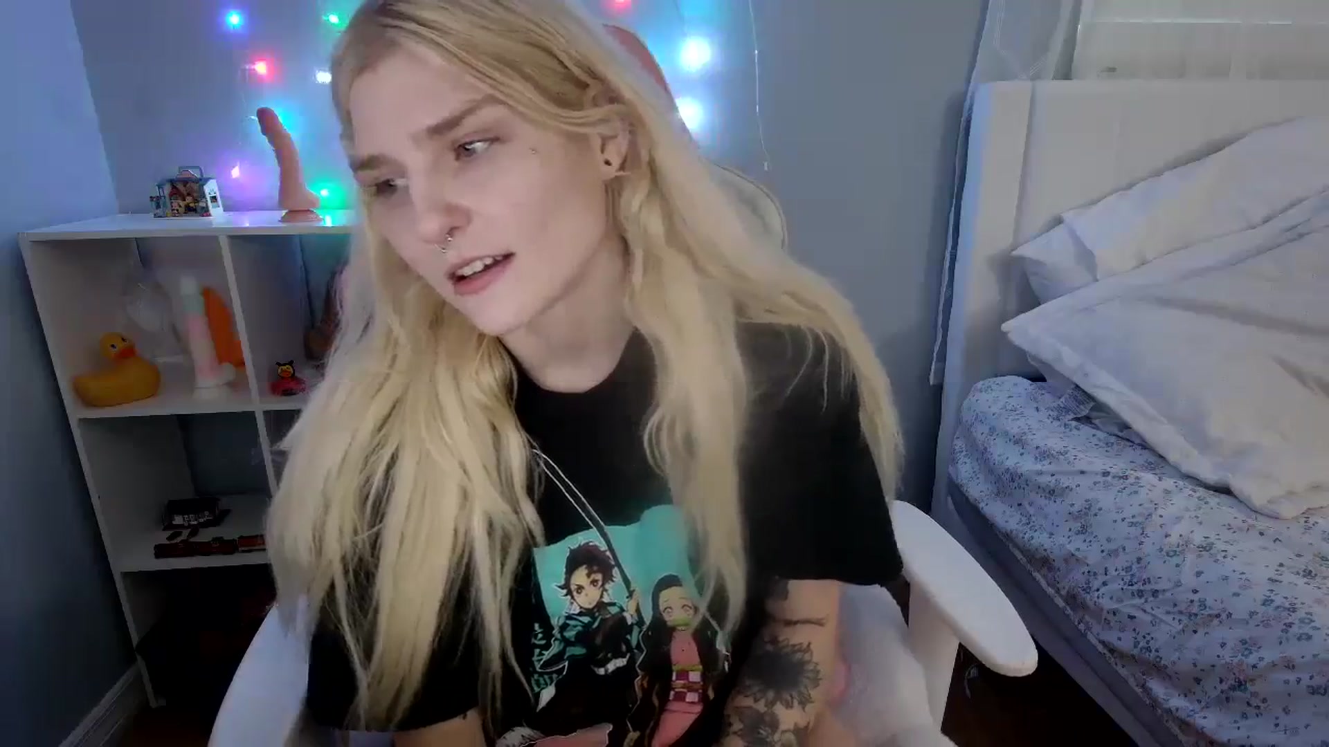 Gallery image thumbnail from DuckChan0's myfreecams stream on, 05/22/2024, 24:00 image 8 of 20