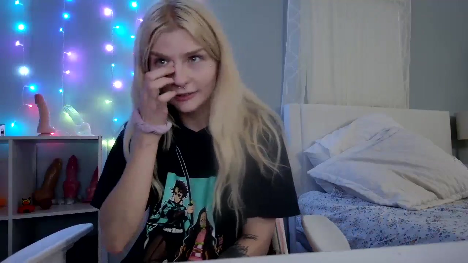 Gallery image thumbnail from DuckChan0's myfreecams stream on, 05/22/2024, 24:52 image 4 of 20
