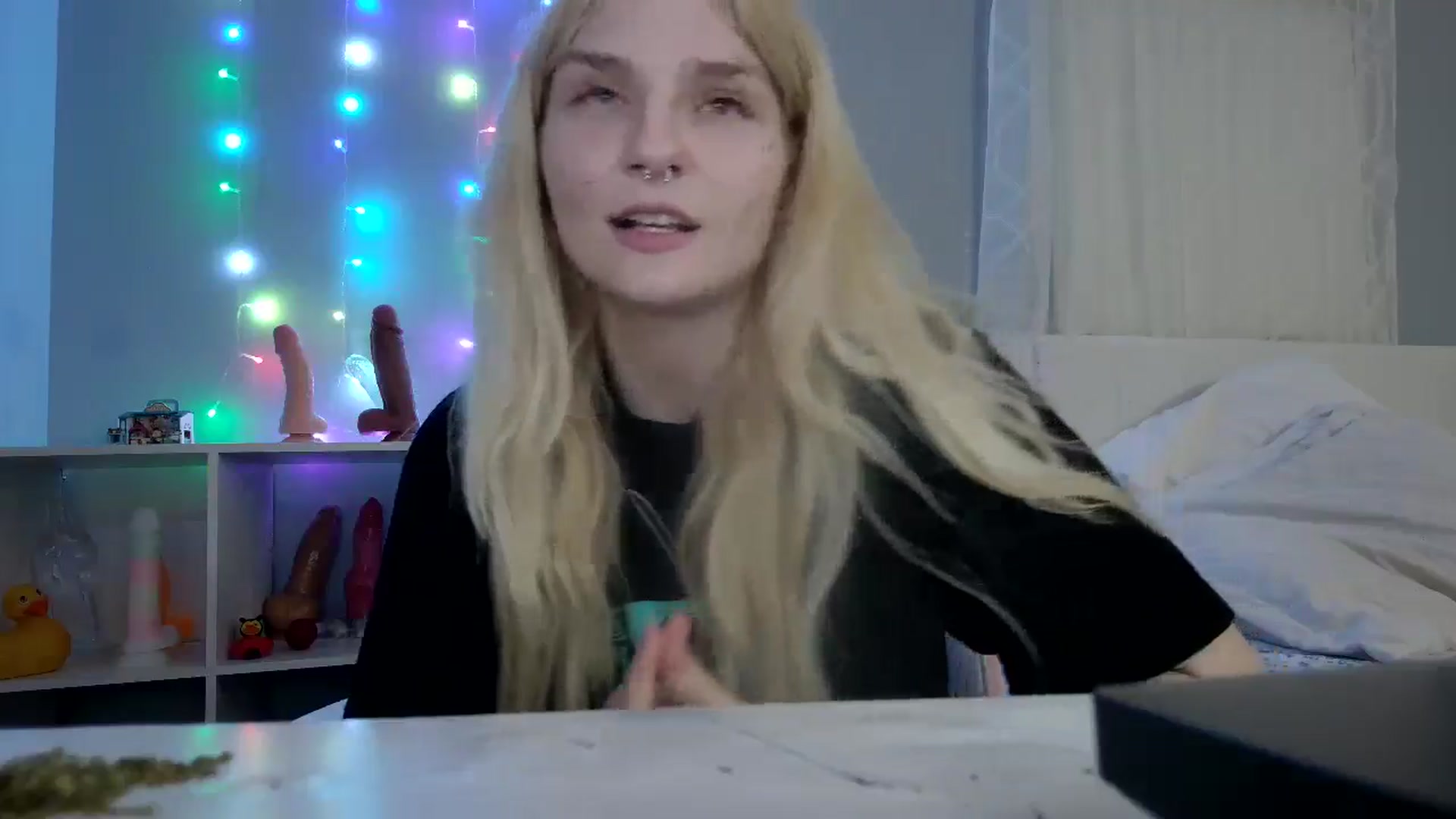 Gallery image thumbnail from DuckChan0's myfreecams stream on, 05/22/2024, 24:52 image 19 of 20