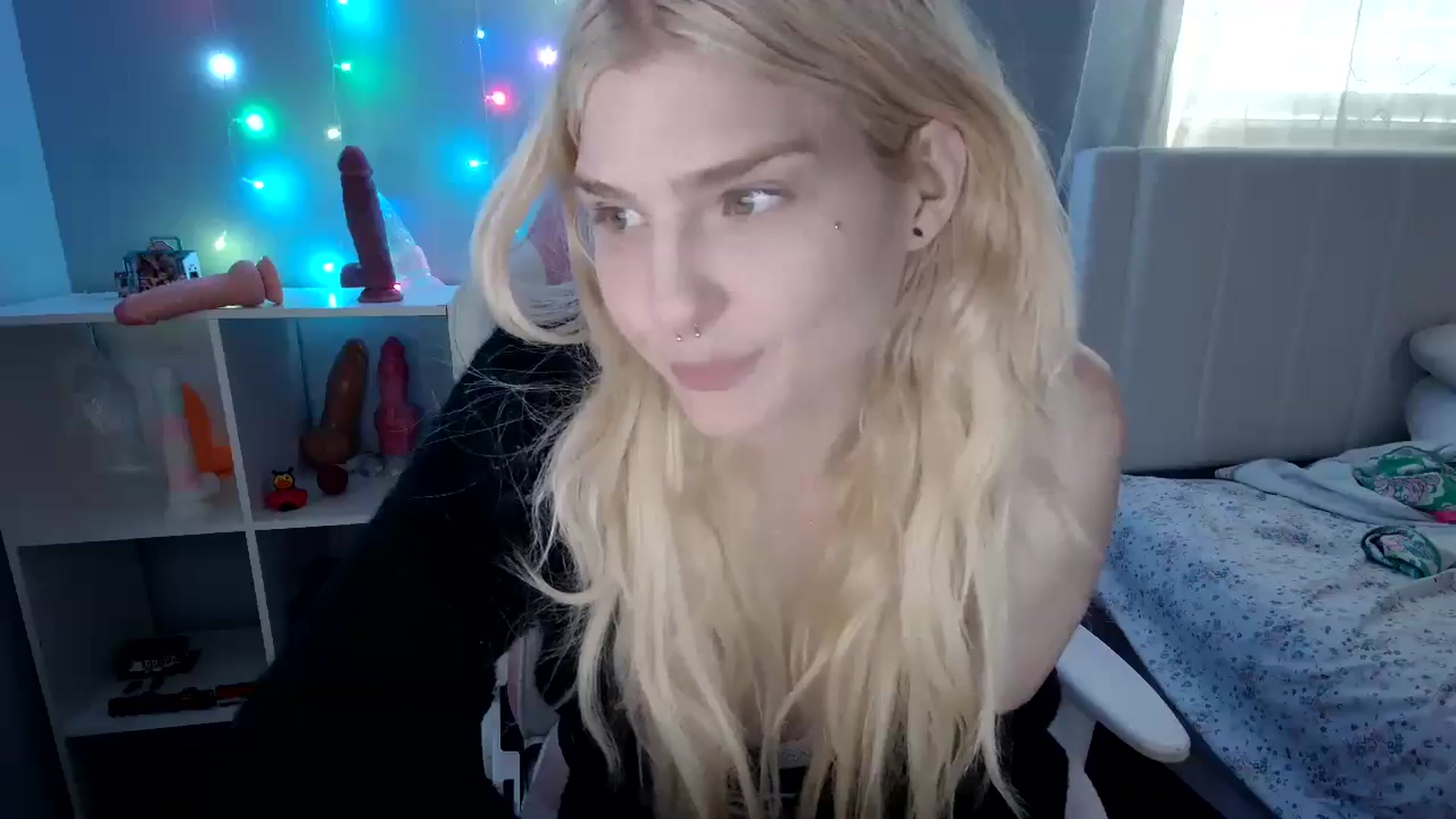 Gallery image thumbnail from DuckChan0's myfreecams stream on, 05/22/2024, 15:28 image 17 of 20