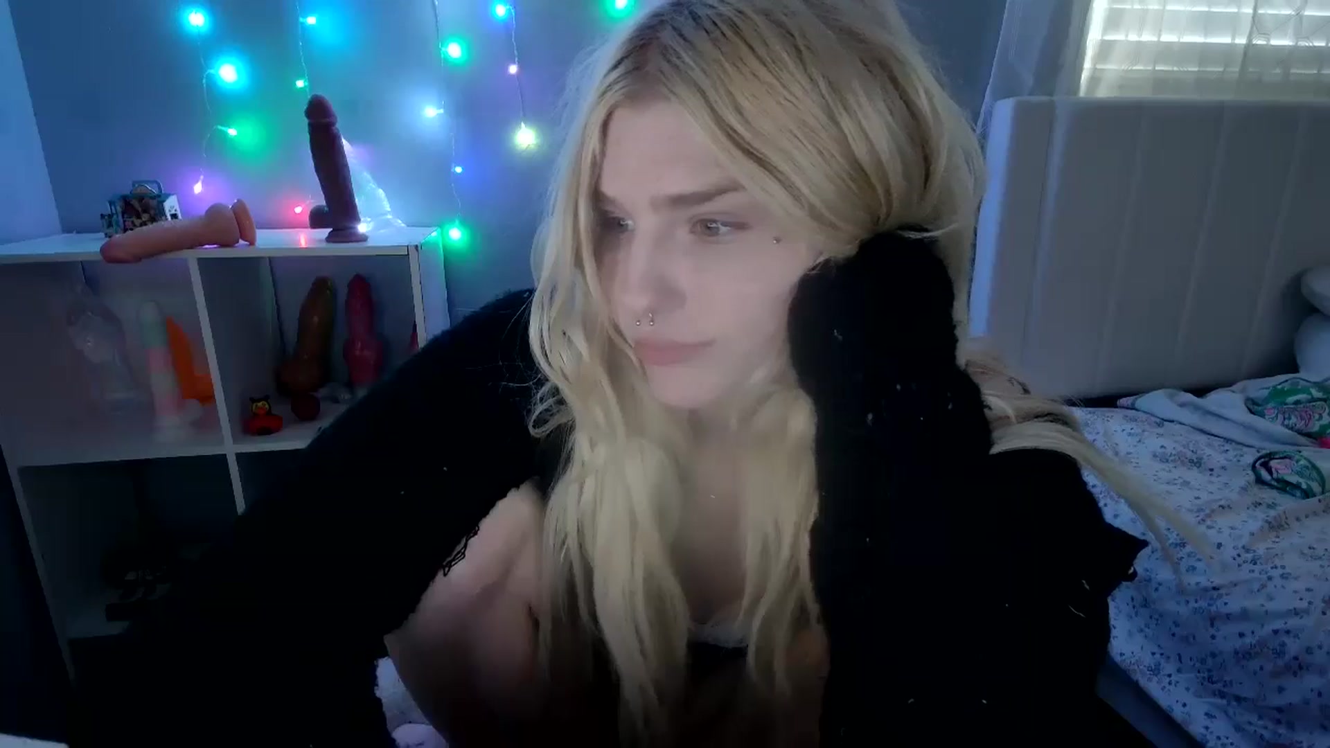 Gallery image thumbnail from DuckChan0's myfreecams stream on, 05/22/2024, 15:28 image 18 of 20