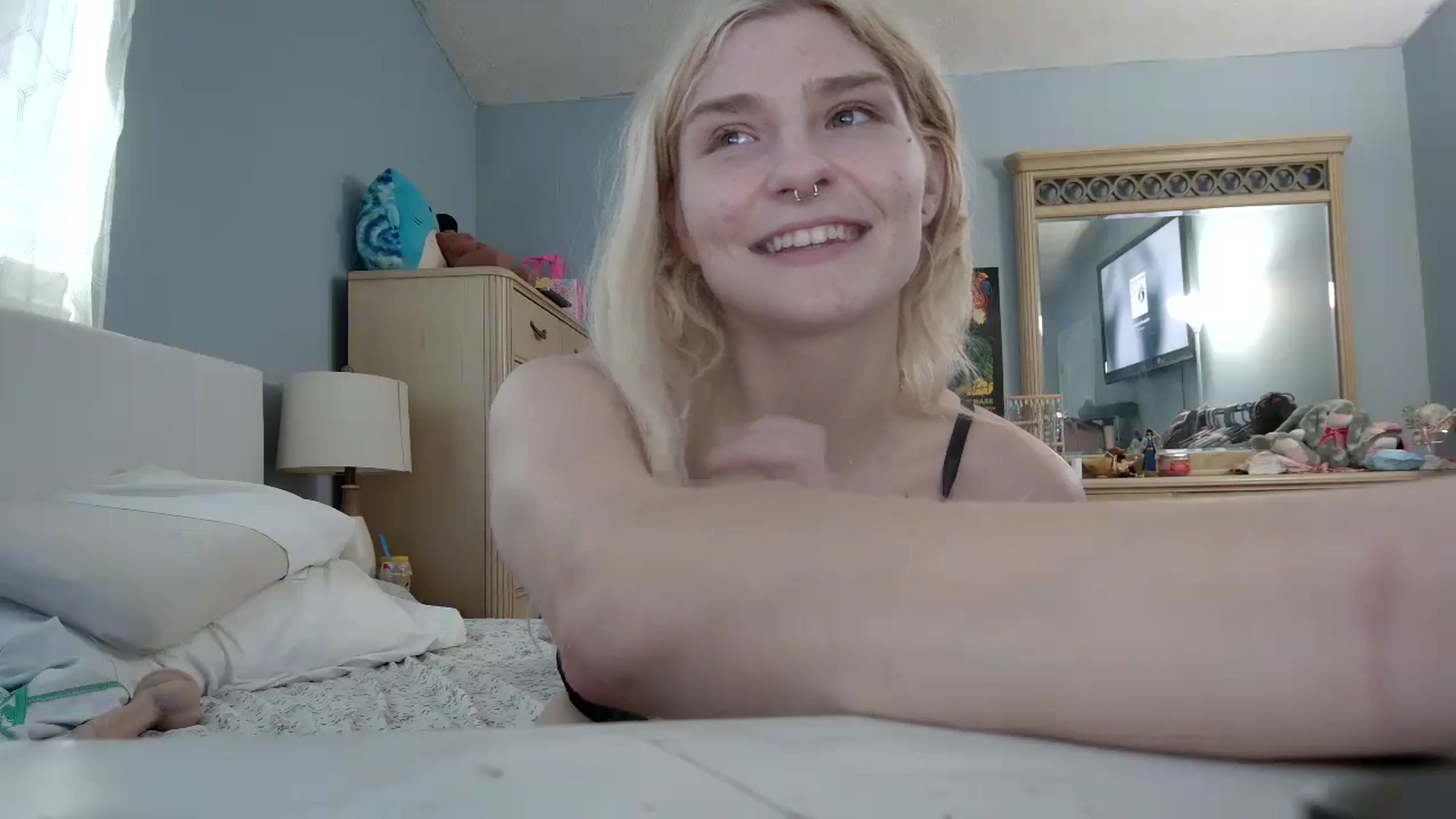 Gallery image thumbnail from DuckChan0's myfreecams stream on, 05/22/2024, 16:05 image 12 of 20