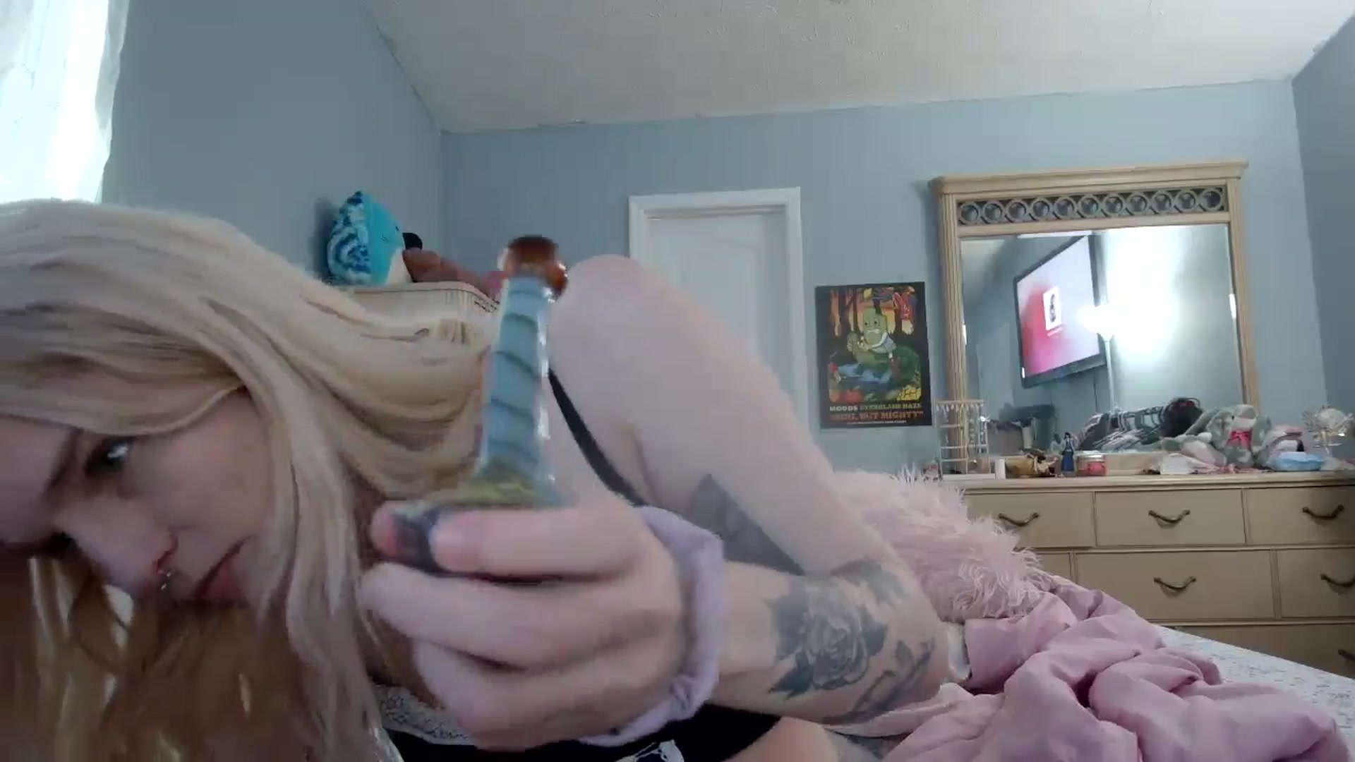 Gallery image thumbnail from DuckChan0's myfreecams stream on, 05/22/2024, 16:05 image 15 of 20