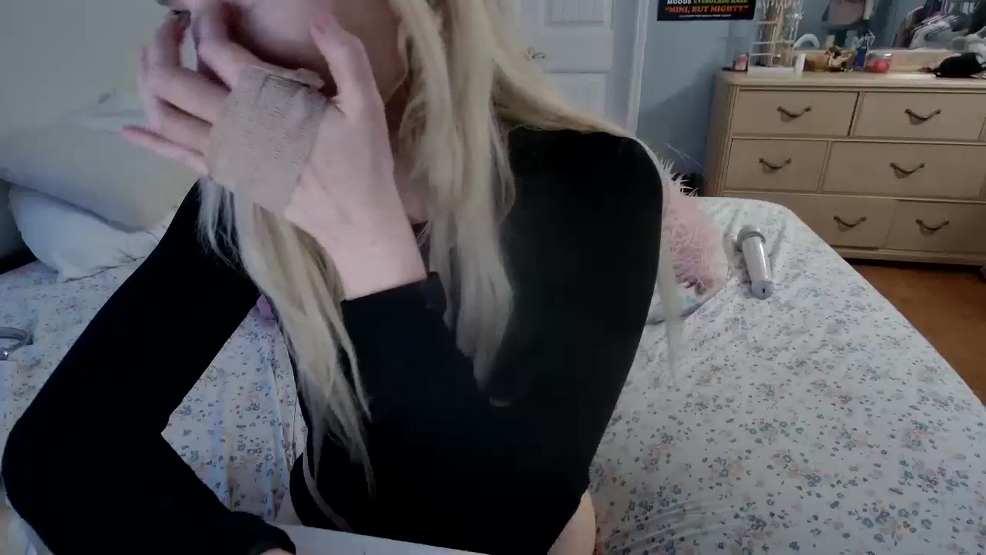 Gallery image thumbnail from DuckChan0's myfreecams stream on, 05/22/2024, 23:56 image 10 of 20