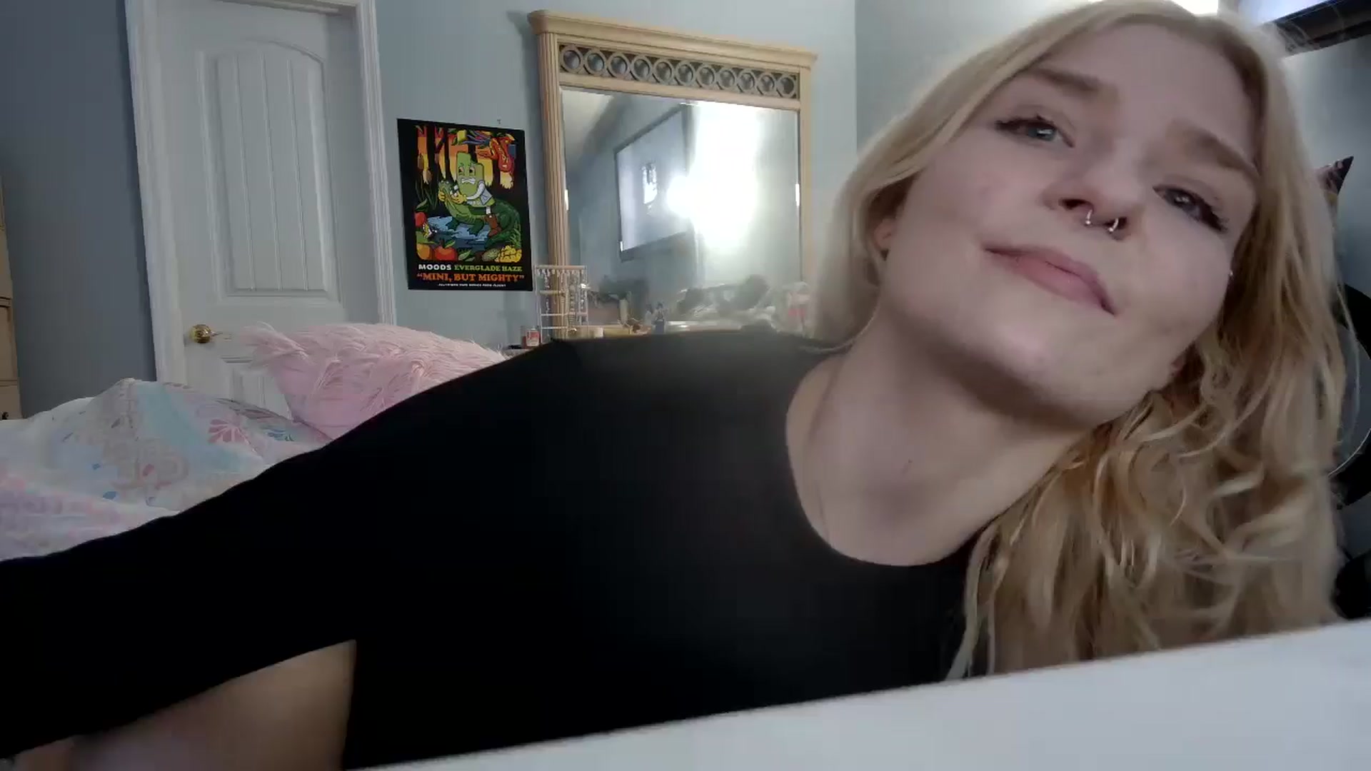 Gallery image thumbnail from DuckChan0's myfreecams stream on, 05/22/2024, 23:56 image 20 of 20