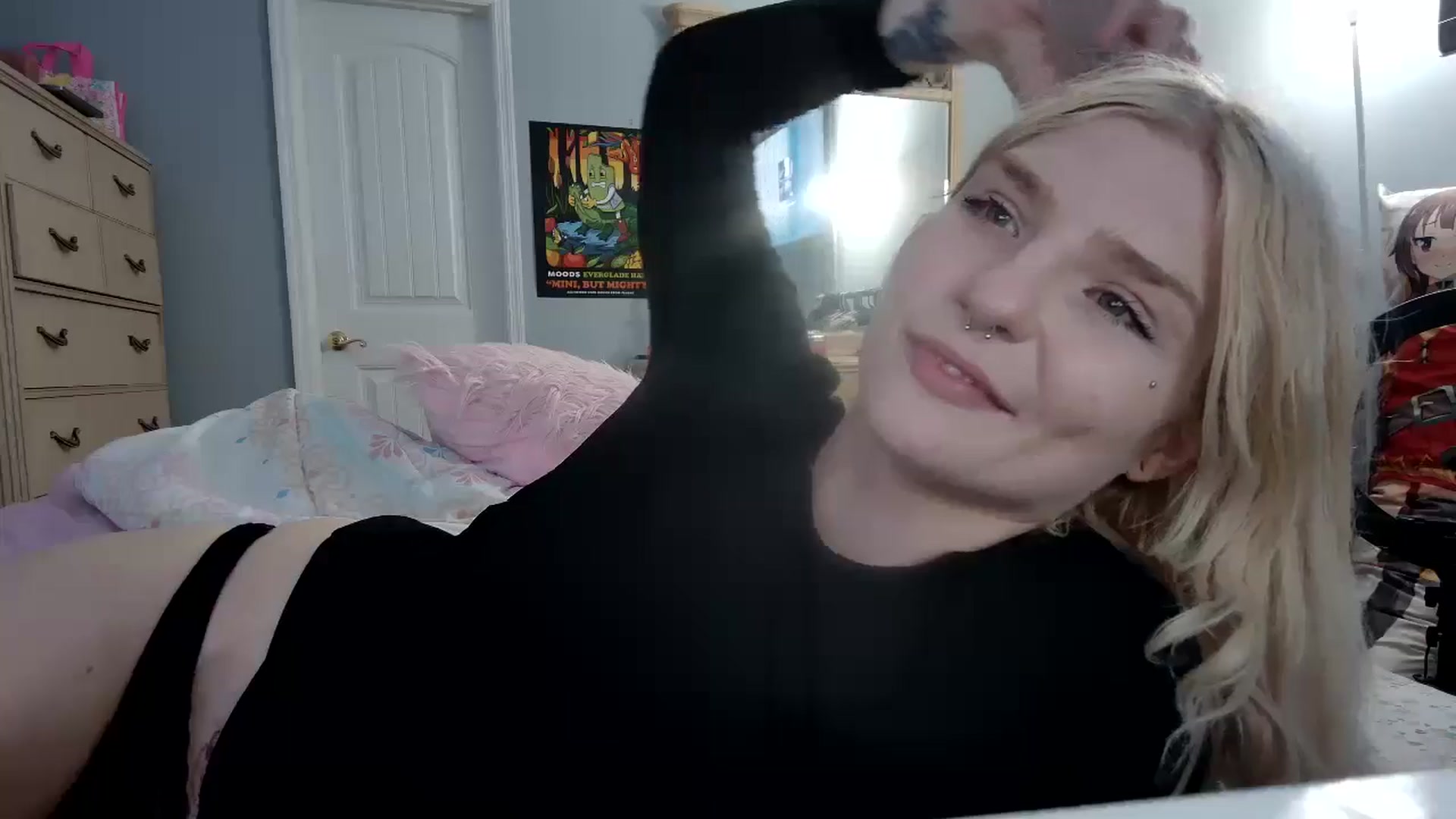 Gallery image thumbnail from DuckChan0's myfreecams stream on, 05/22/2024, 23:56 image 18 of 20